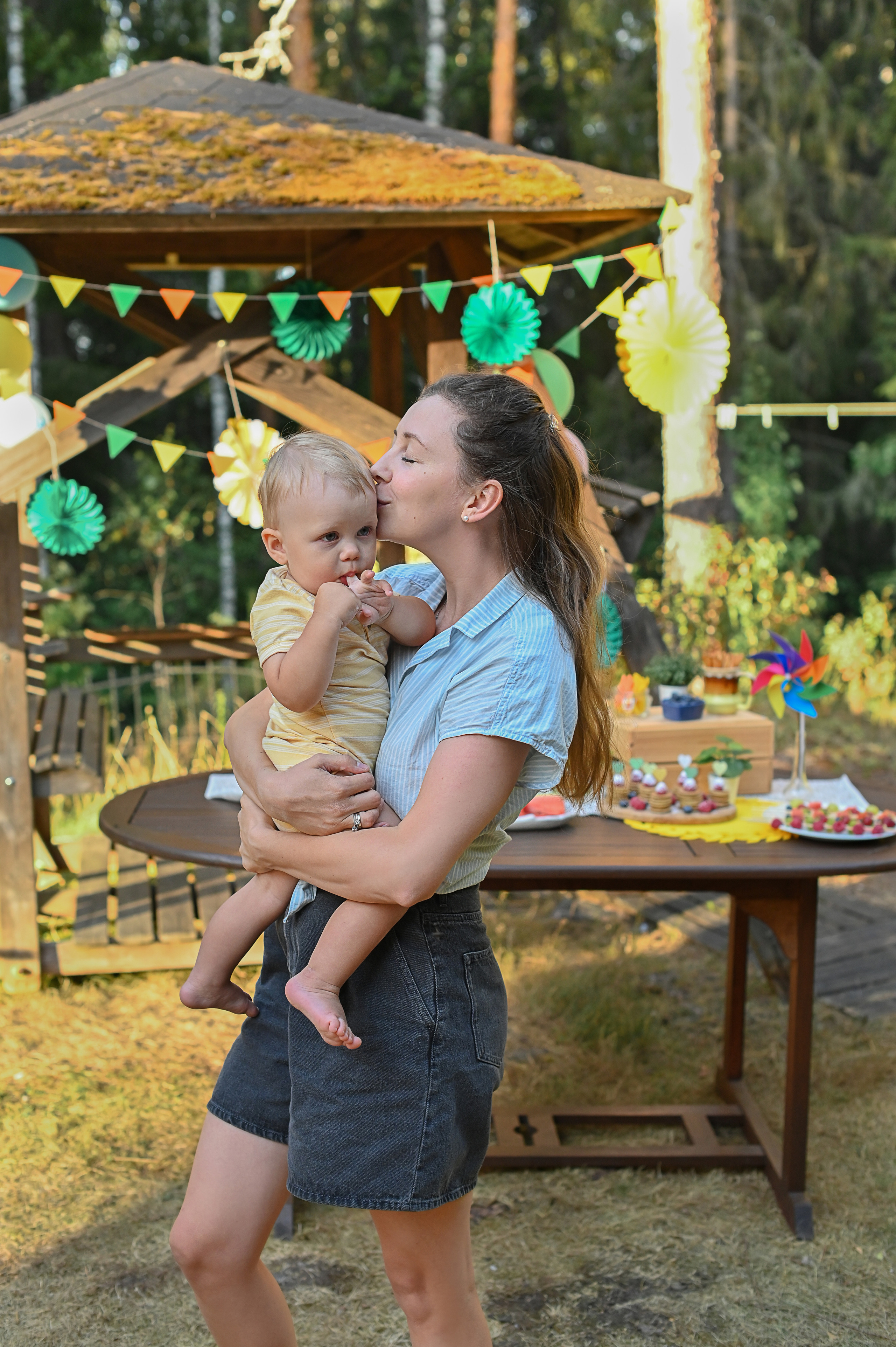 Первый годик на даче. Детский и семейный фотограф в финляндии дина пулкка. контент фотограф