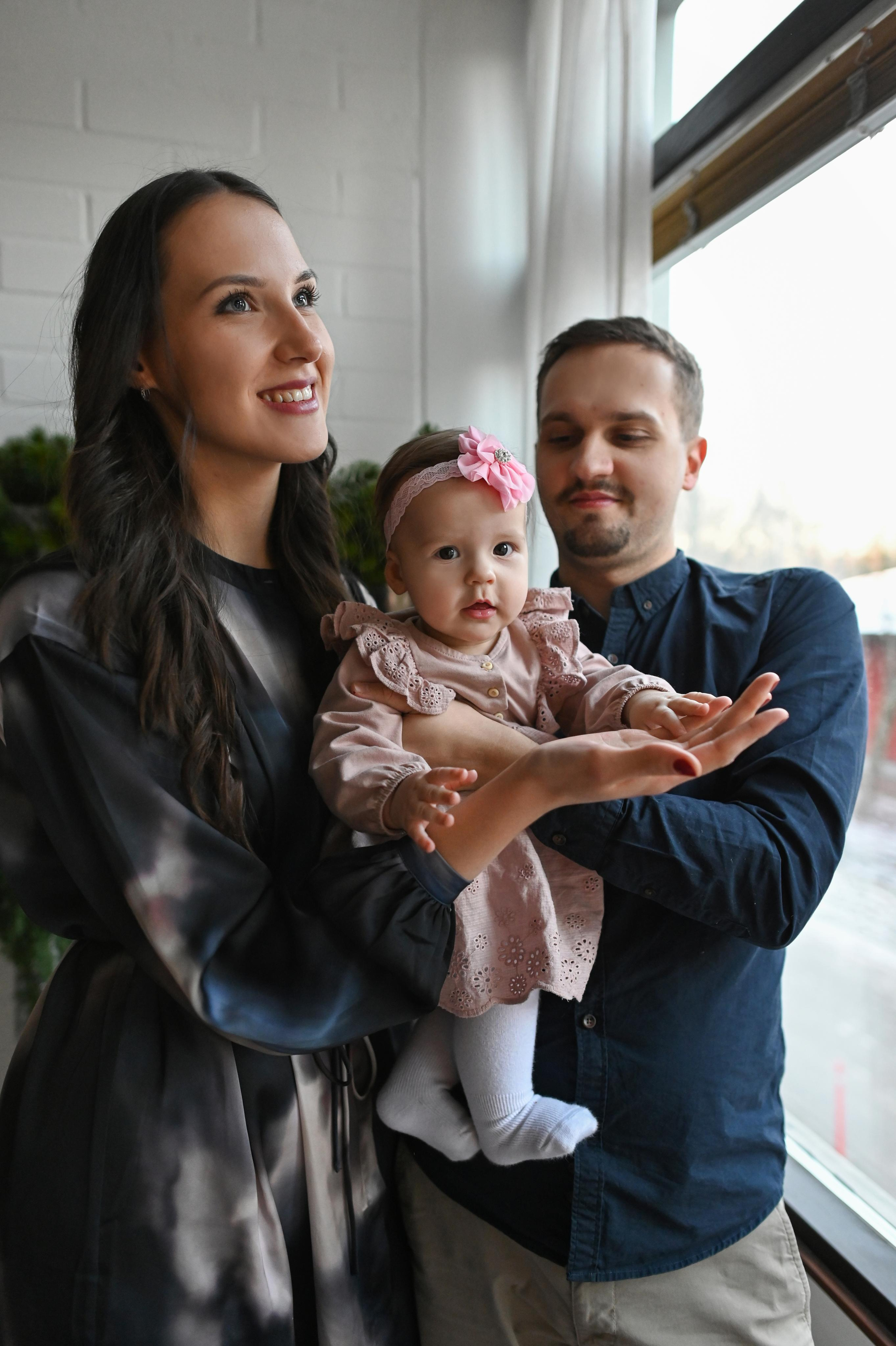 Первая рождественская съемка малышки. Детский и семейный фотограф в финляндии дина пулкка. контент фотограф