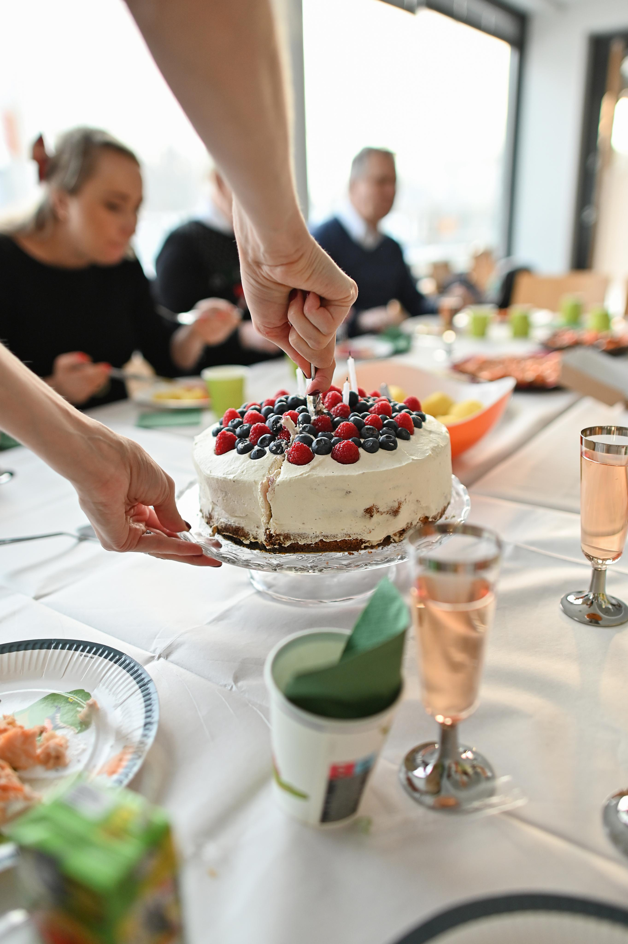 Лео 4 года. Праздник в kerhohuone. Детский и семейный фотограф в финляндии дина пулкка. контент фотограф