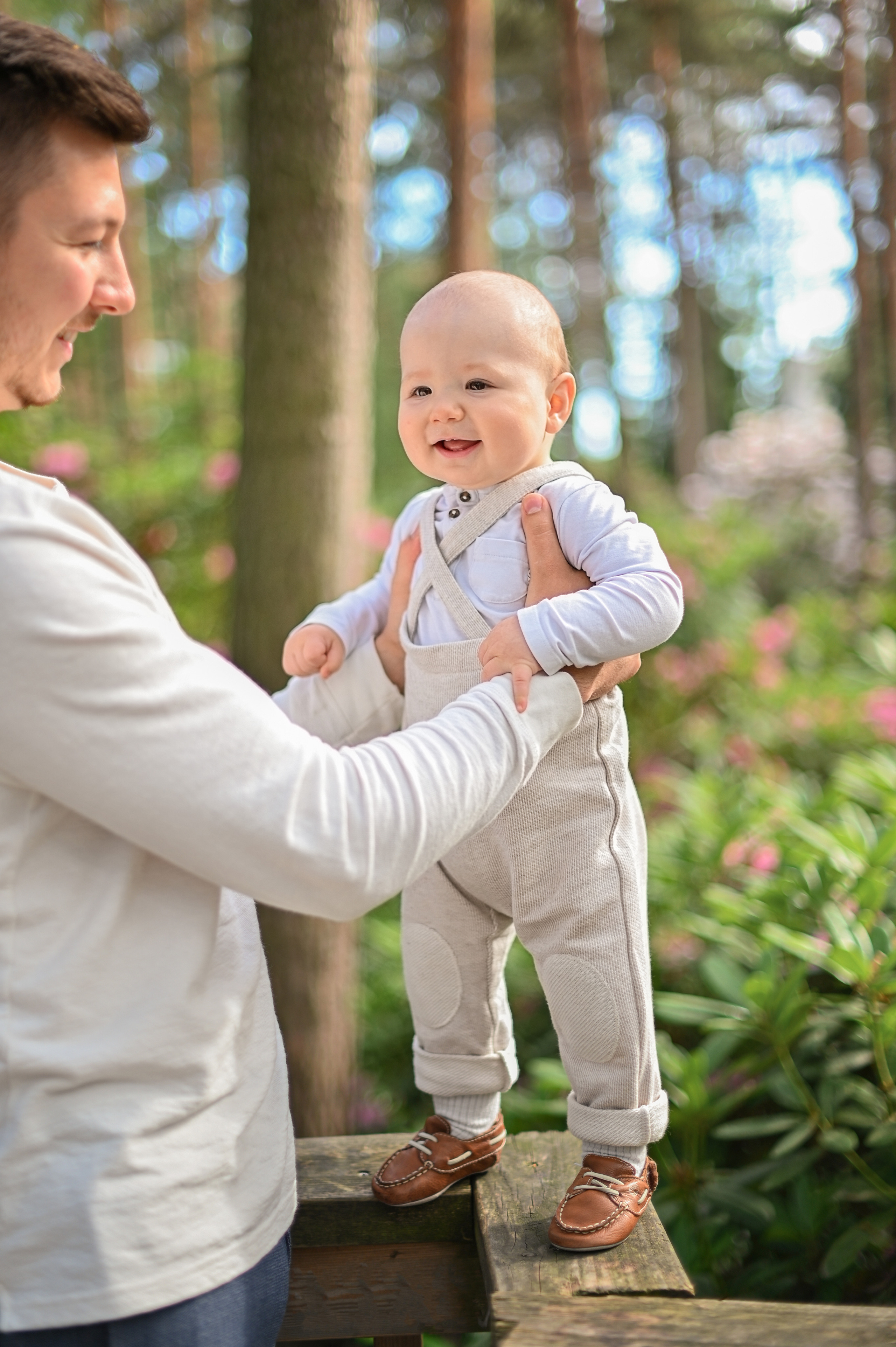 Семья в парке Рододендронов. Детский и семейный фотограф в финляндии дина пулкка. контент фотограф