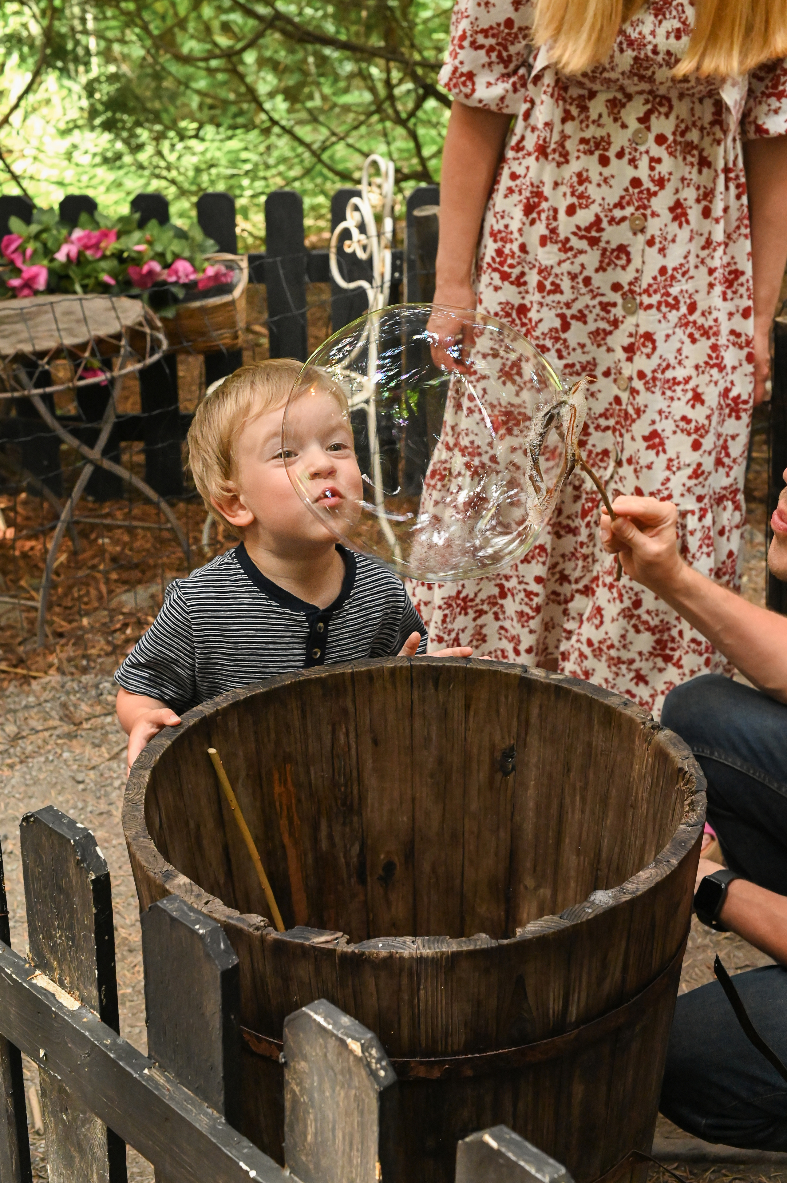 Семья в Koiramäen Pajutalli. Детский и семейный фотограф в финляндии дина пулкка. контент фотограф
