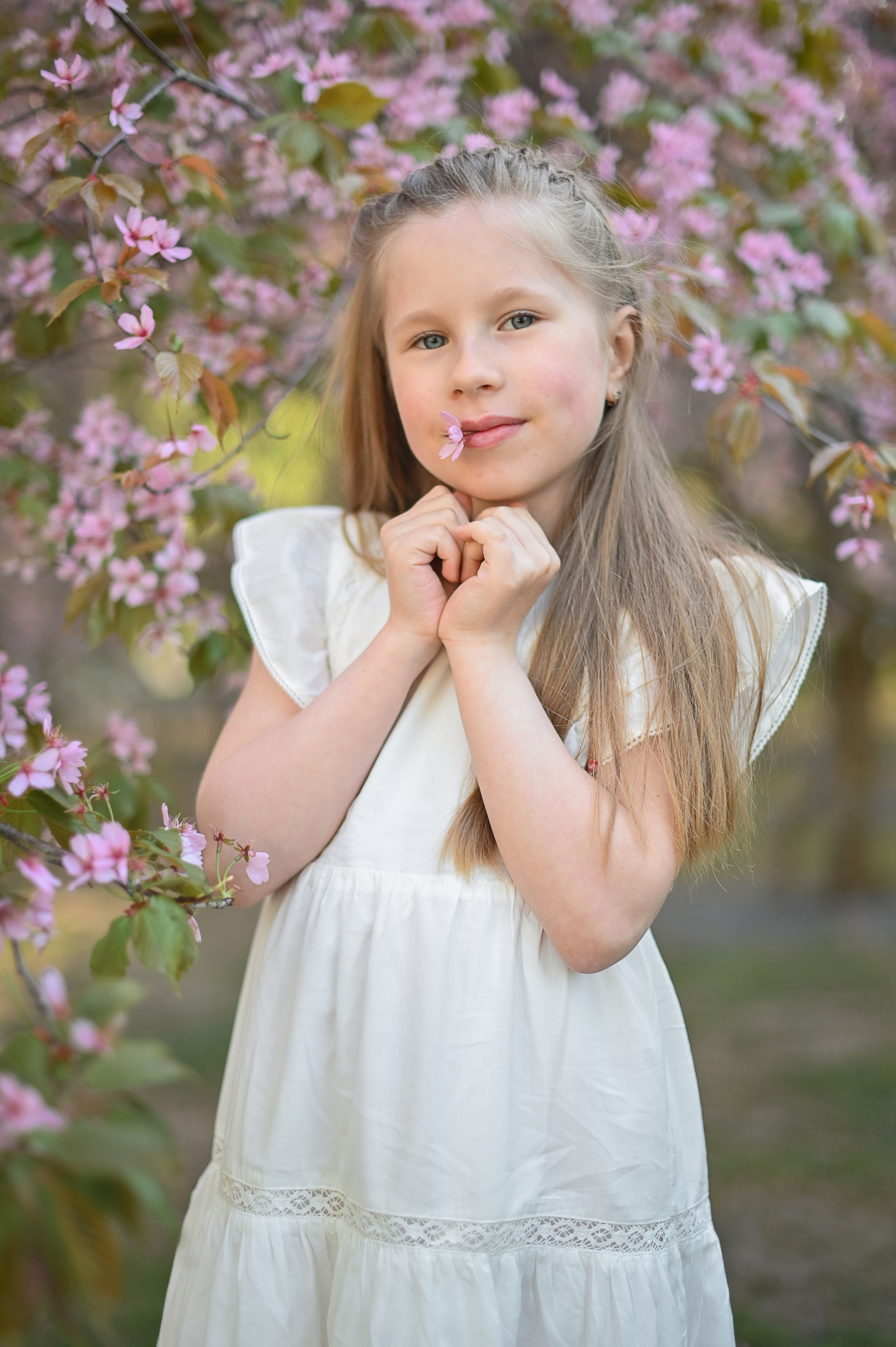 Цветение сакуры. Мама и дочь. Детский и семейный фотограф в финляндии дина пулкка. контент фотограф