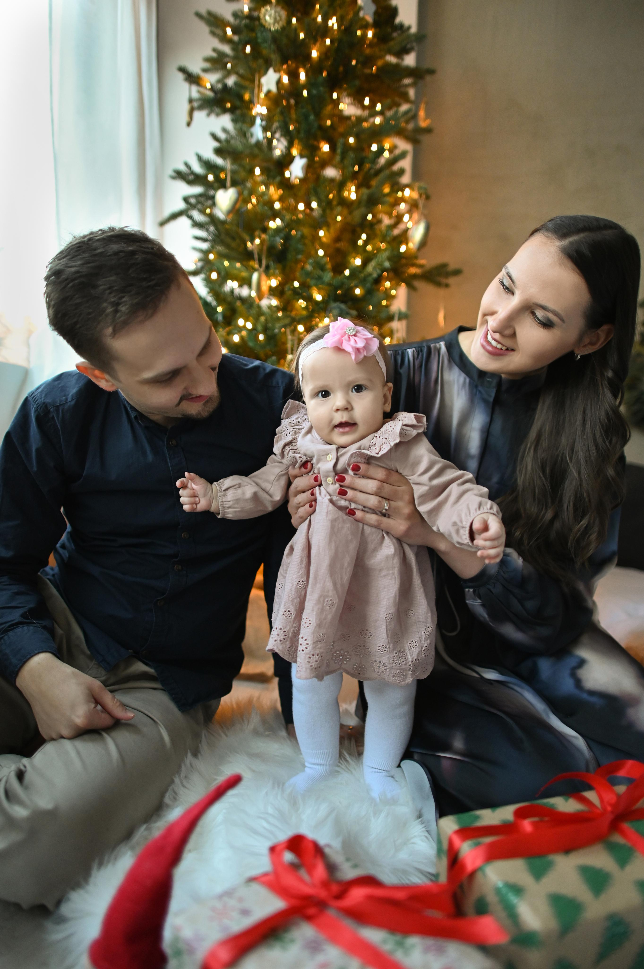 Первая рождественская съемка малышки. Детский и семейный фотограф в финляндии дина пулкка. контент фотограф