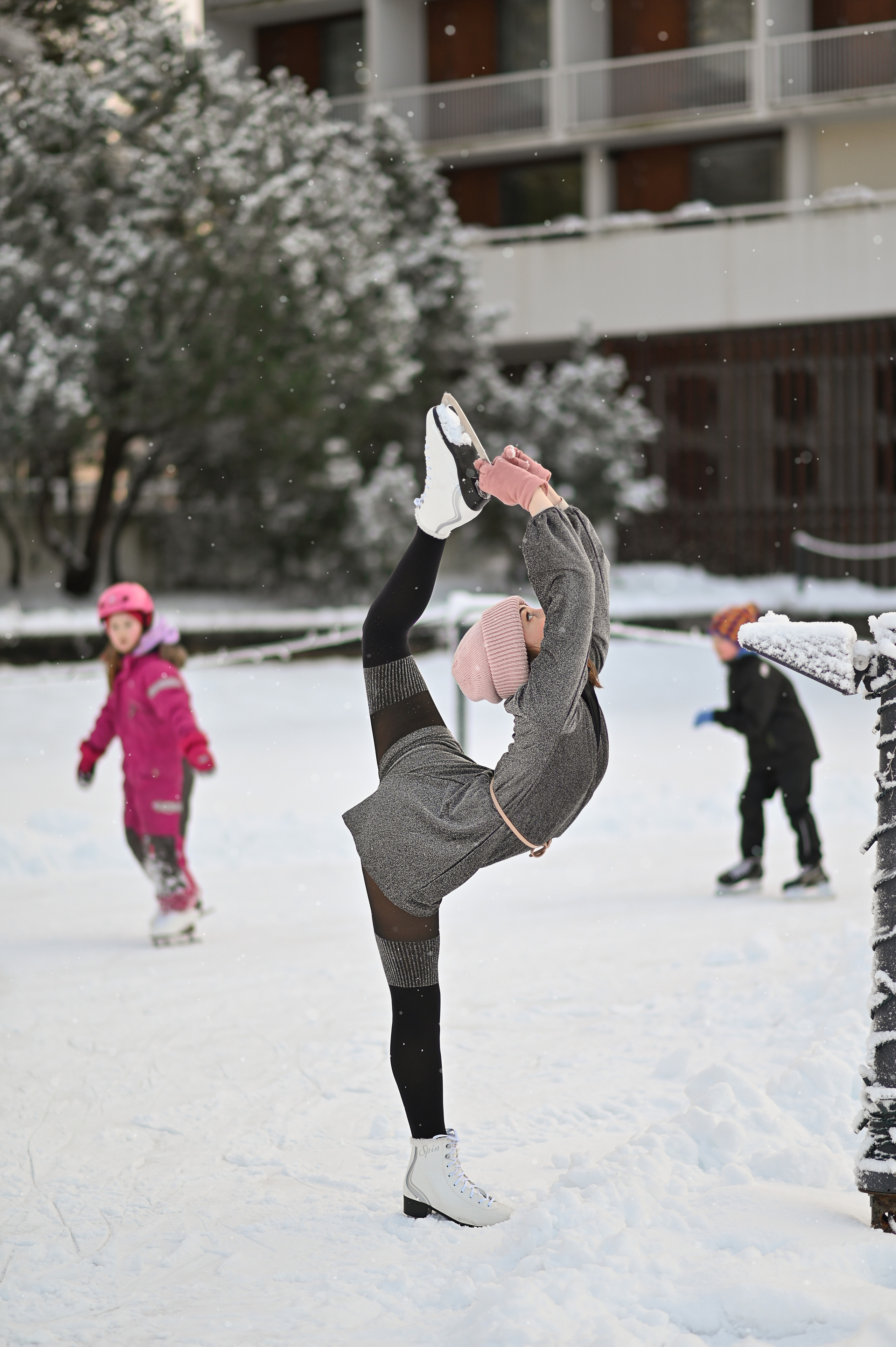 Съемка на катке. Детский и семейный фотограф в финляндии дина пулкка. контент фотограф