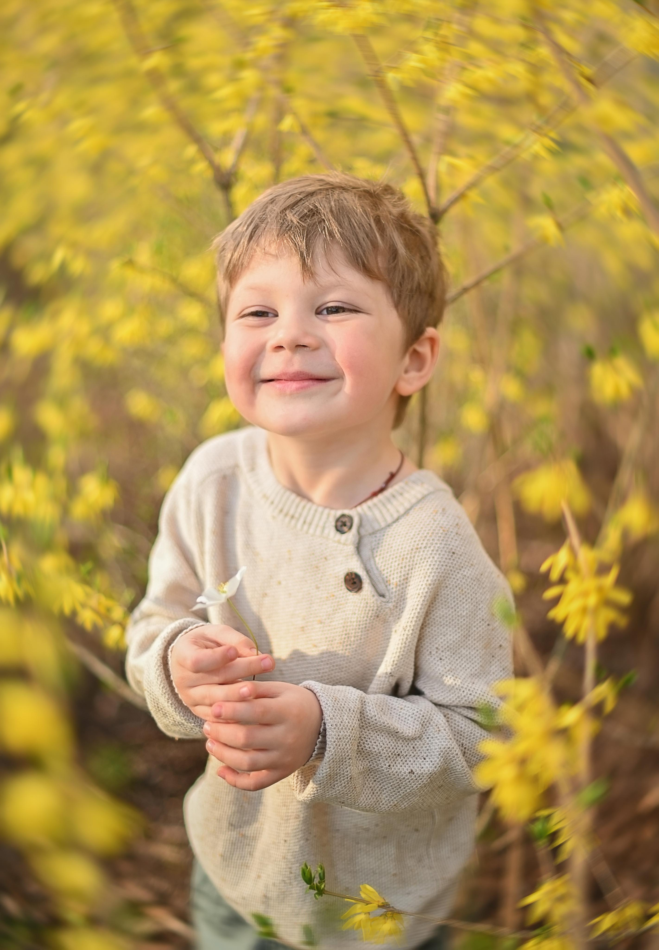 В поисках подснежников. Детский и семейный фотограф в финляндии дина пулкка. контент фотограф
