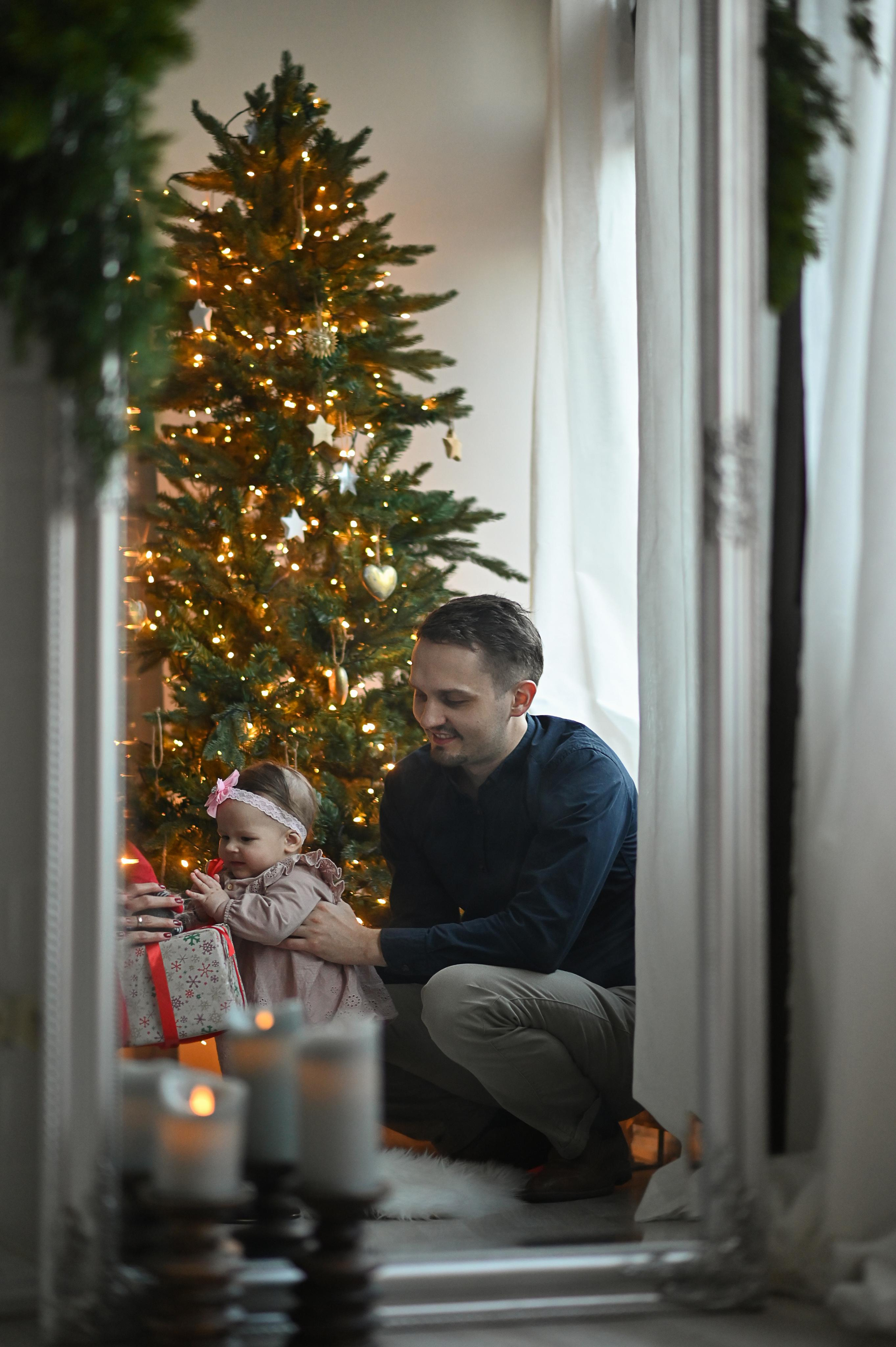 Первая рождественская съемка малышки. Детский и семейный фотограф в финляндии дина пулкка. контент фотограф