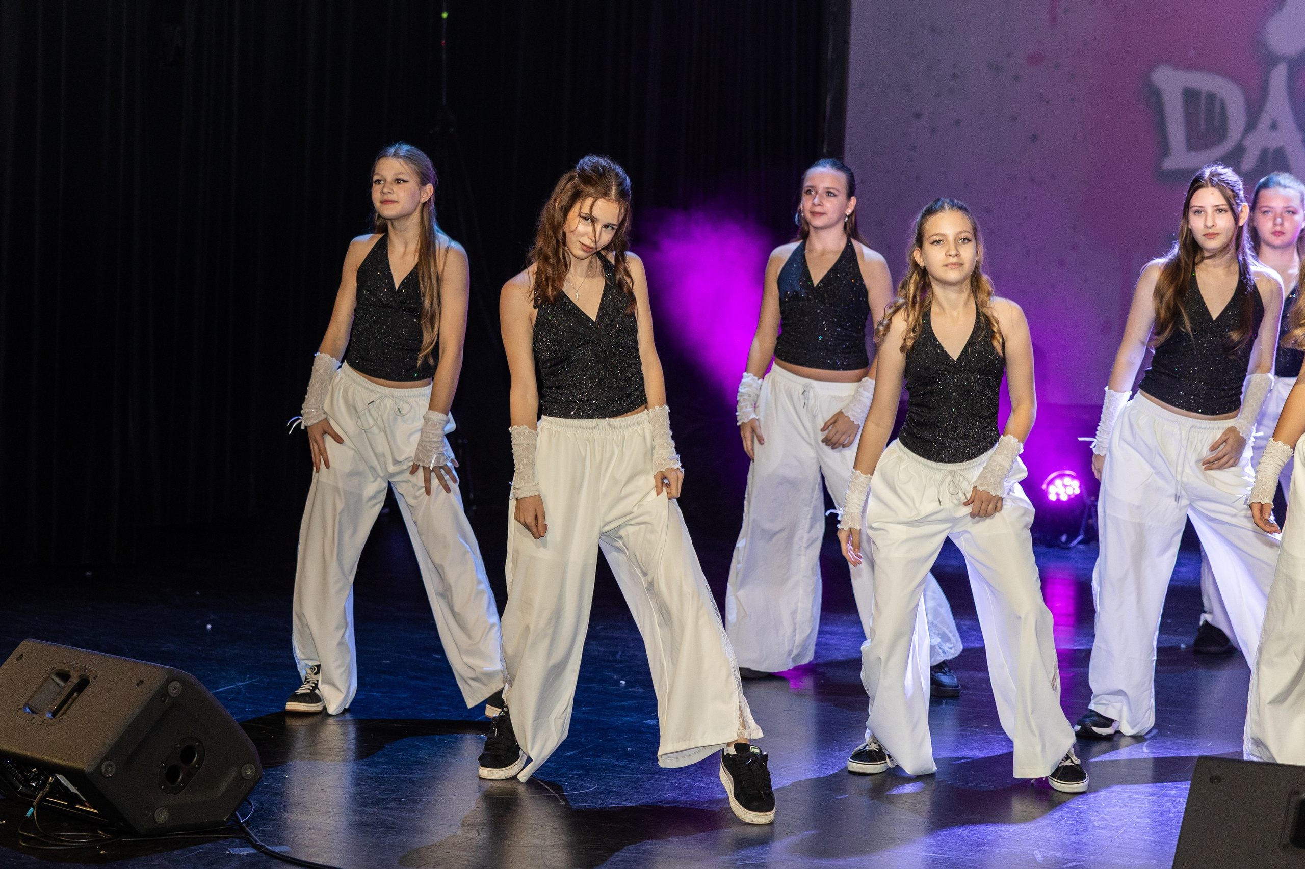 LEO DANCE SHOW WINTER 2025. Семейный и детский фотограф в Варшаве Мила Бобровская