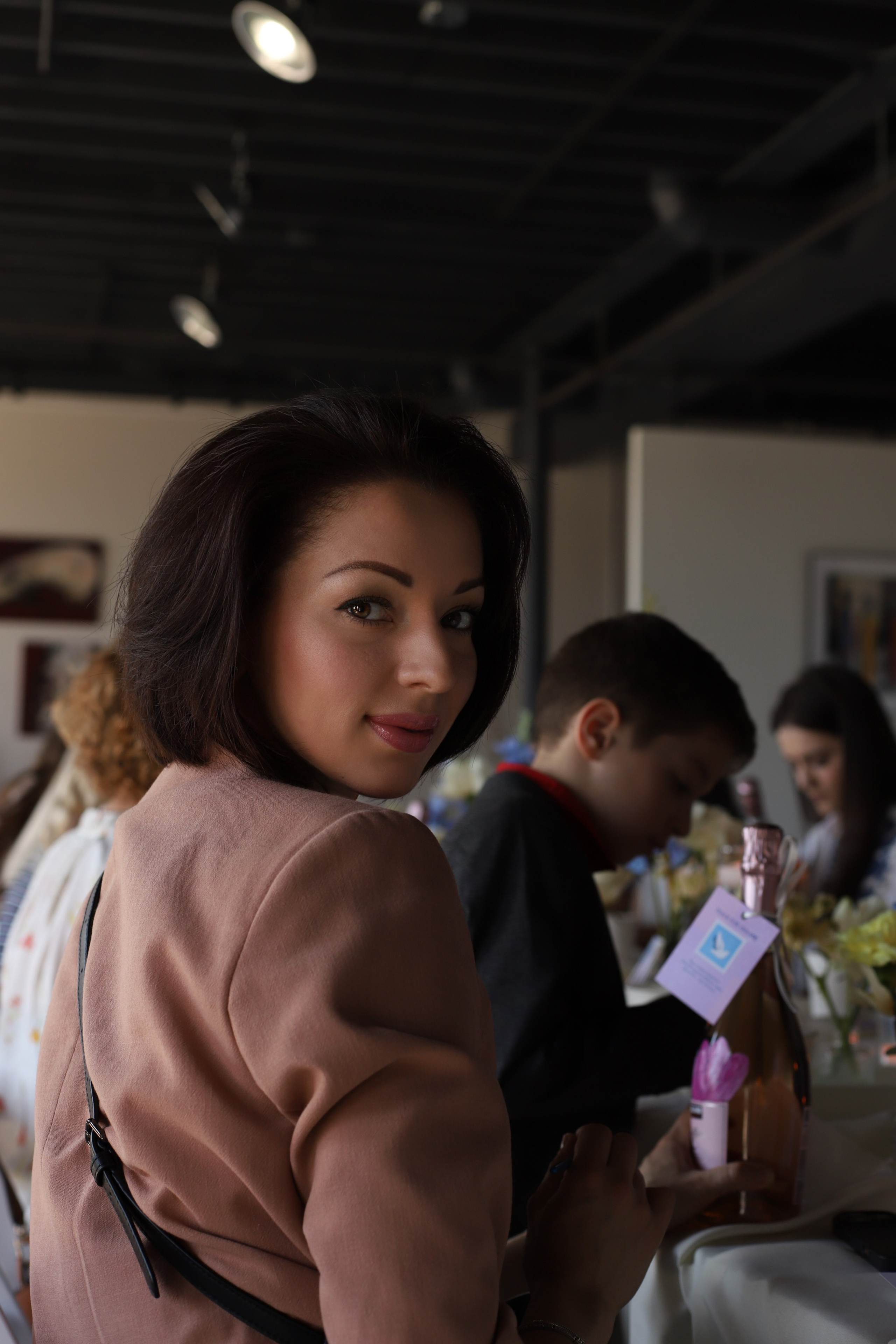 Пляшки для перемоги. VALERIIA VIUNOVA individual shooting\love story\event\brand