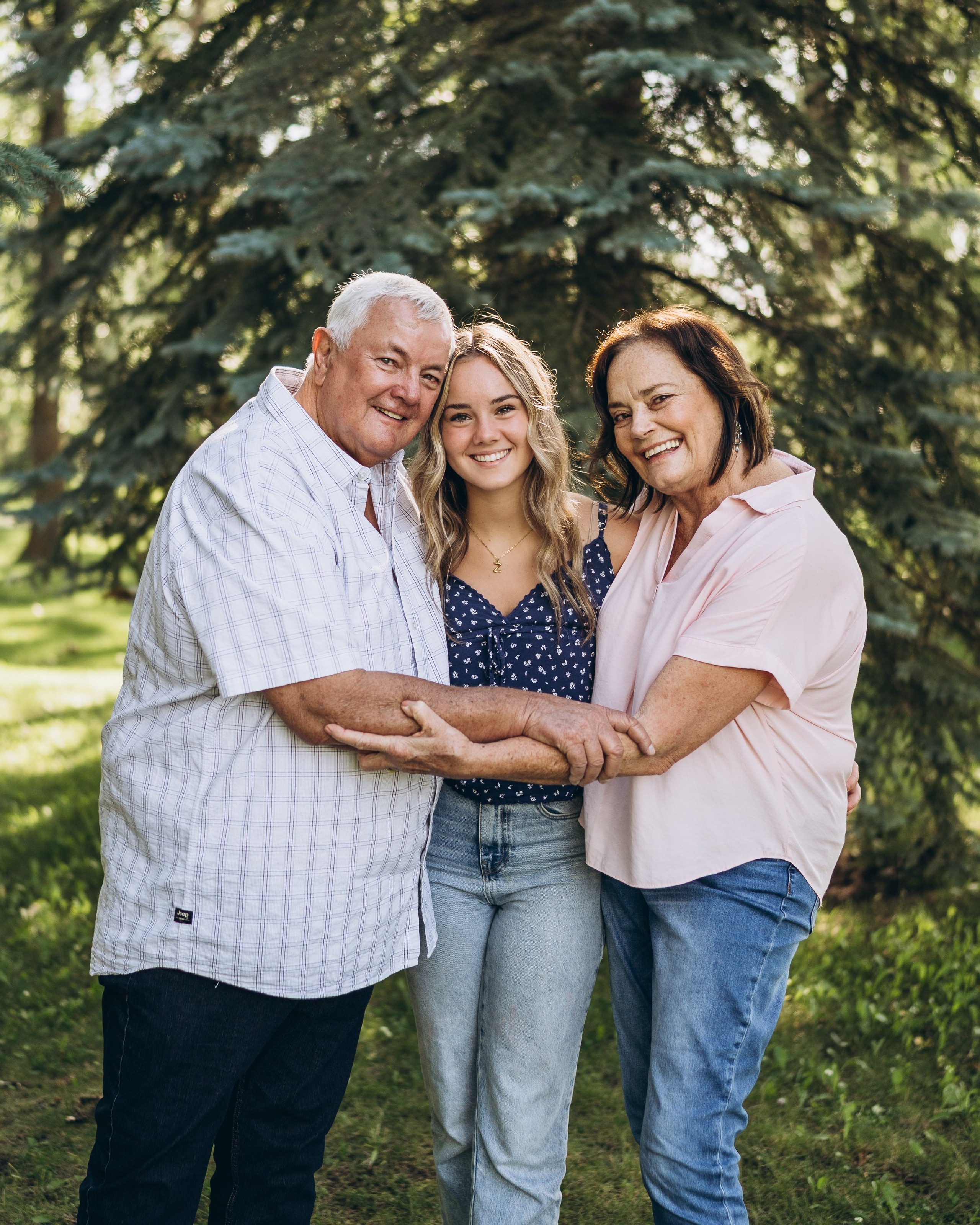 Lynn & fam. Calgary Wedding & Lifestyle Photographer — Yevhen Polishchuk