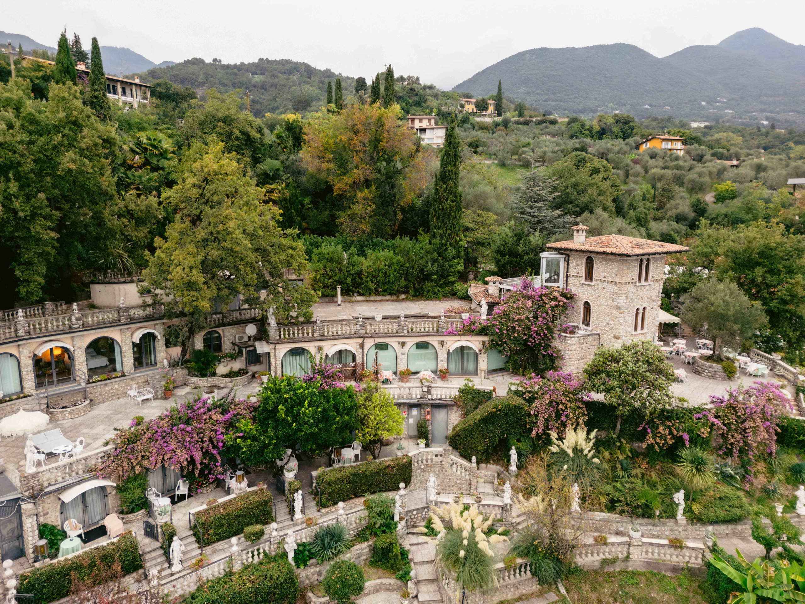 Wedding Lake Garda | Hotel Ville Montefiori. Hochzeitsfotograf Deutschland & Destination Weddings | Moderne Hochzeitsfotografie