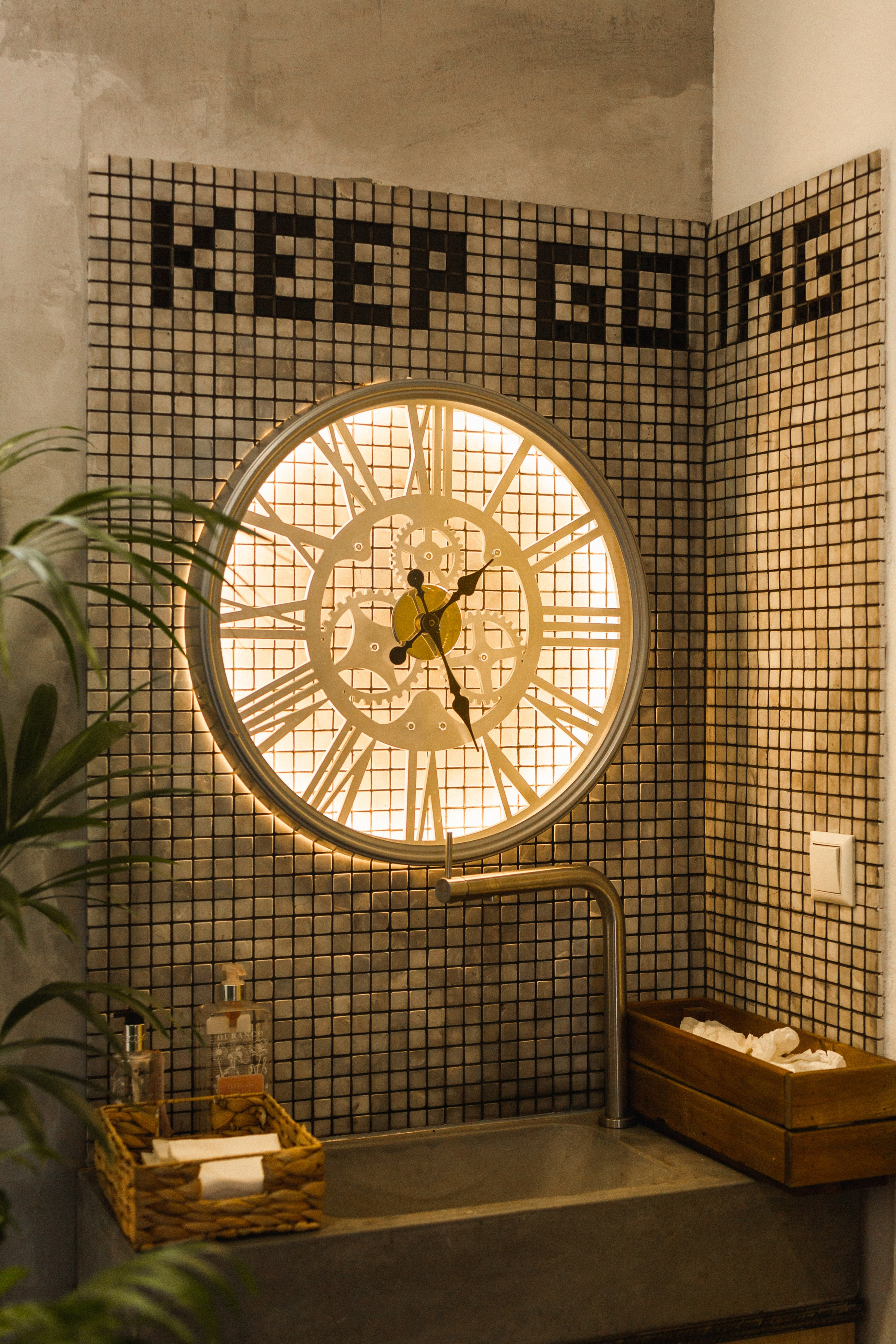 Kootyata coffee shop. Photographer Vladmir Gladkov