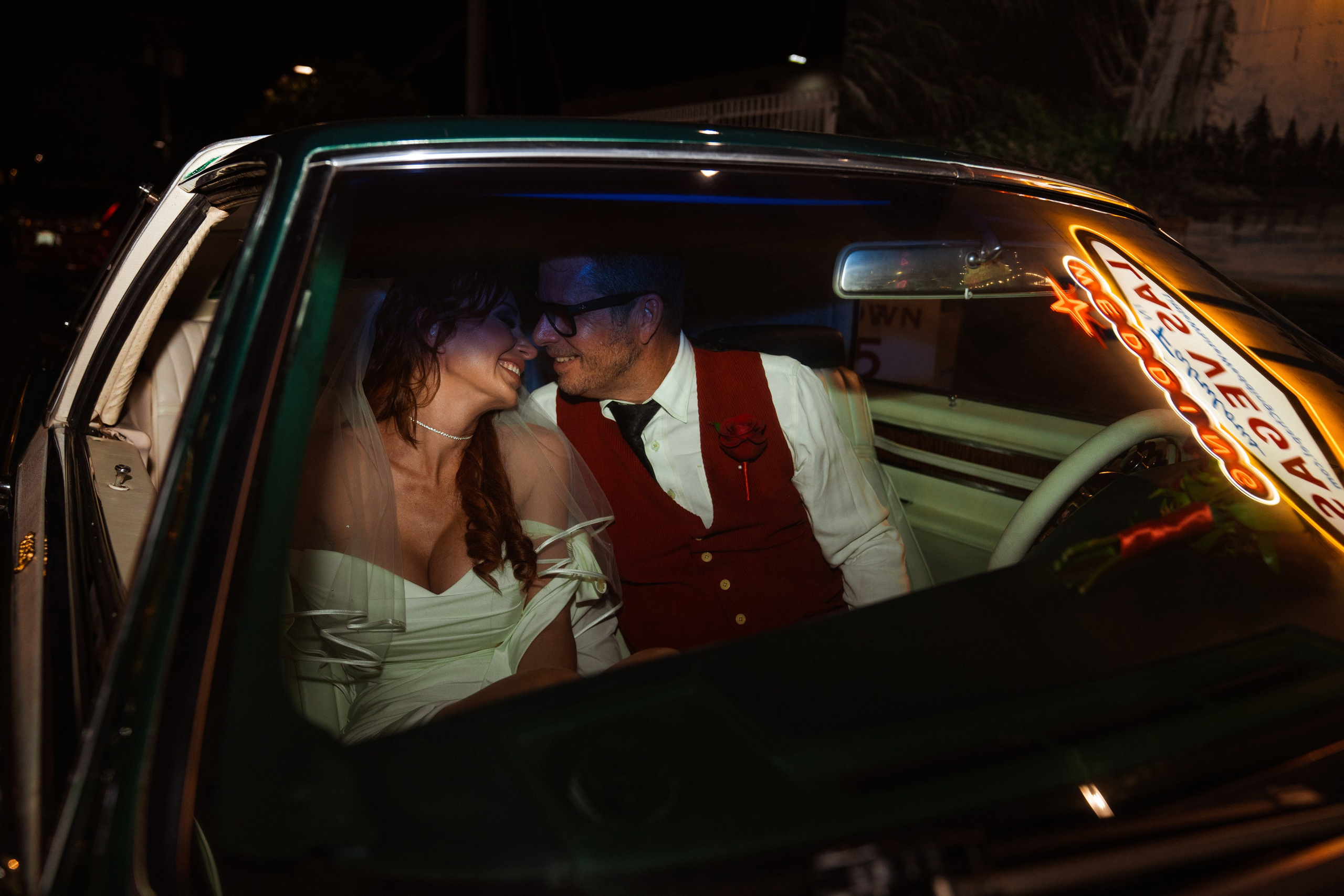 Rebecca&Todd. Wedding & elopement photographer Viktoriya Kravtsov. Las Vegas