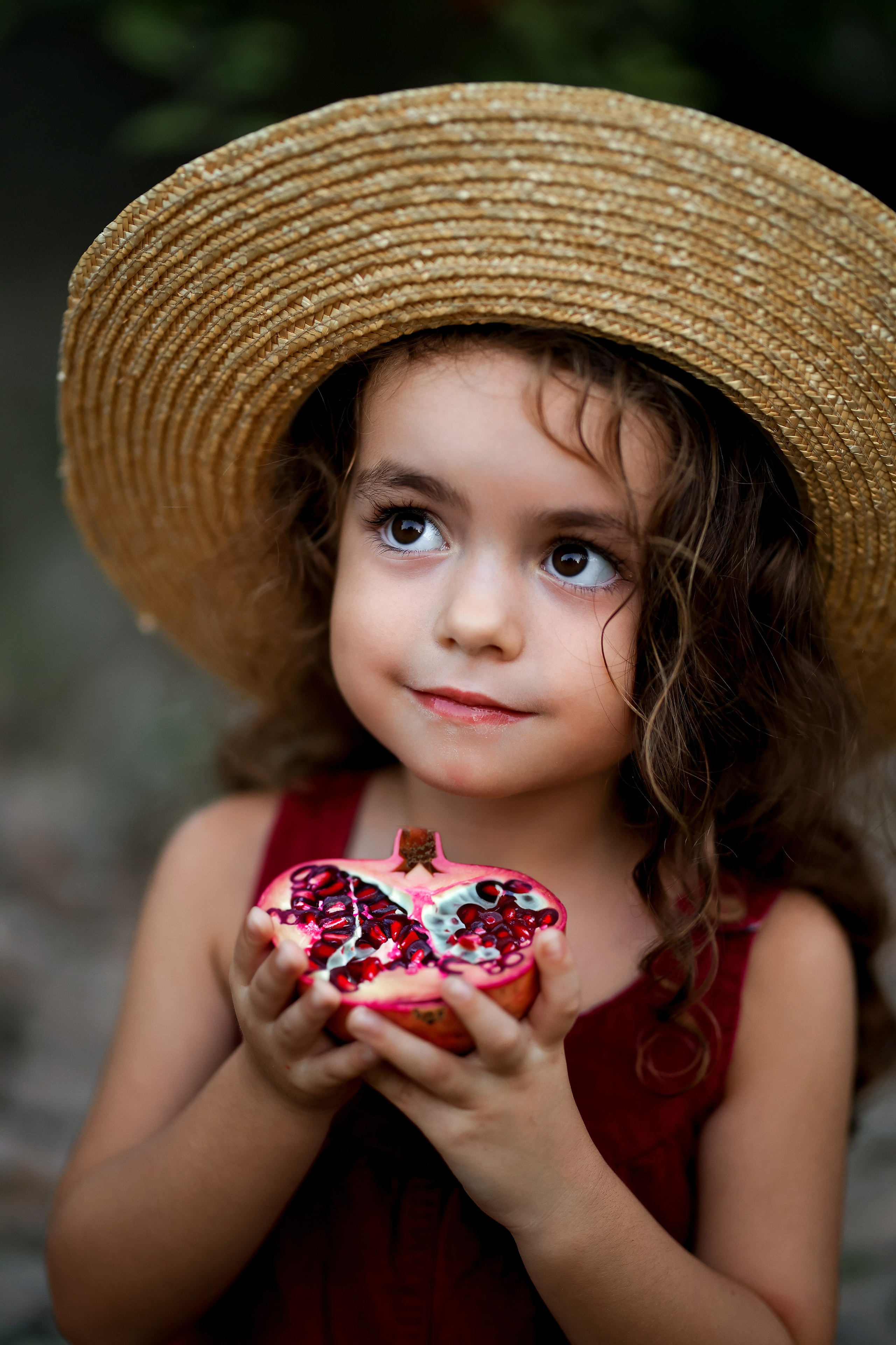 Photoshooting in pomegranate garden. Photographer in Turkey, Antalya, Kemer, Belek, Side, Kas, Fethiye