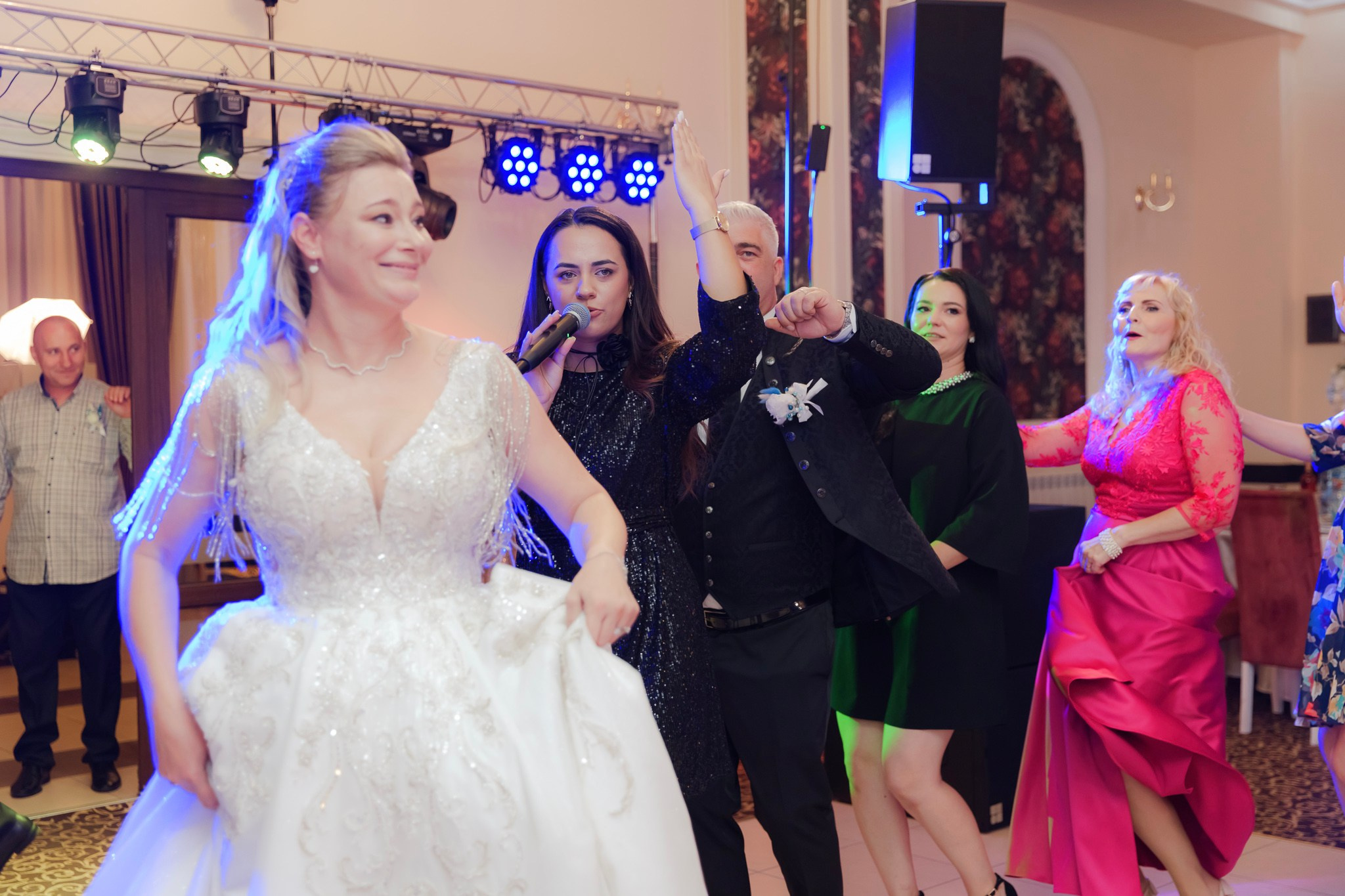 Mihai & Oana. Servicii foto-video profesionale, pentru momente de neuitat