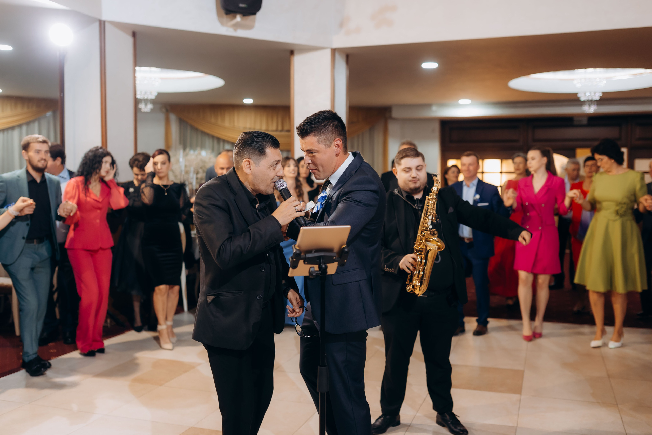 Loredana & Emilian – Ziua Nunții | Videografie - fotografie Botez Suceava, Iași, Botoșani. Servicii foto-video profesionale, pentru momente de neuitat