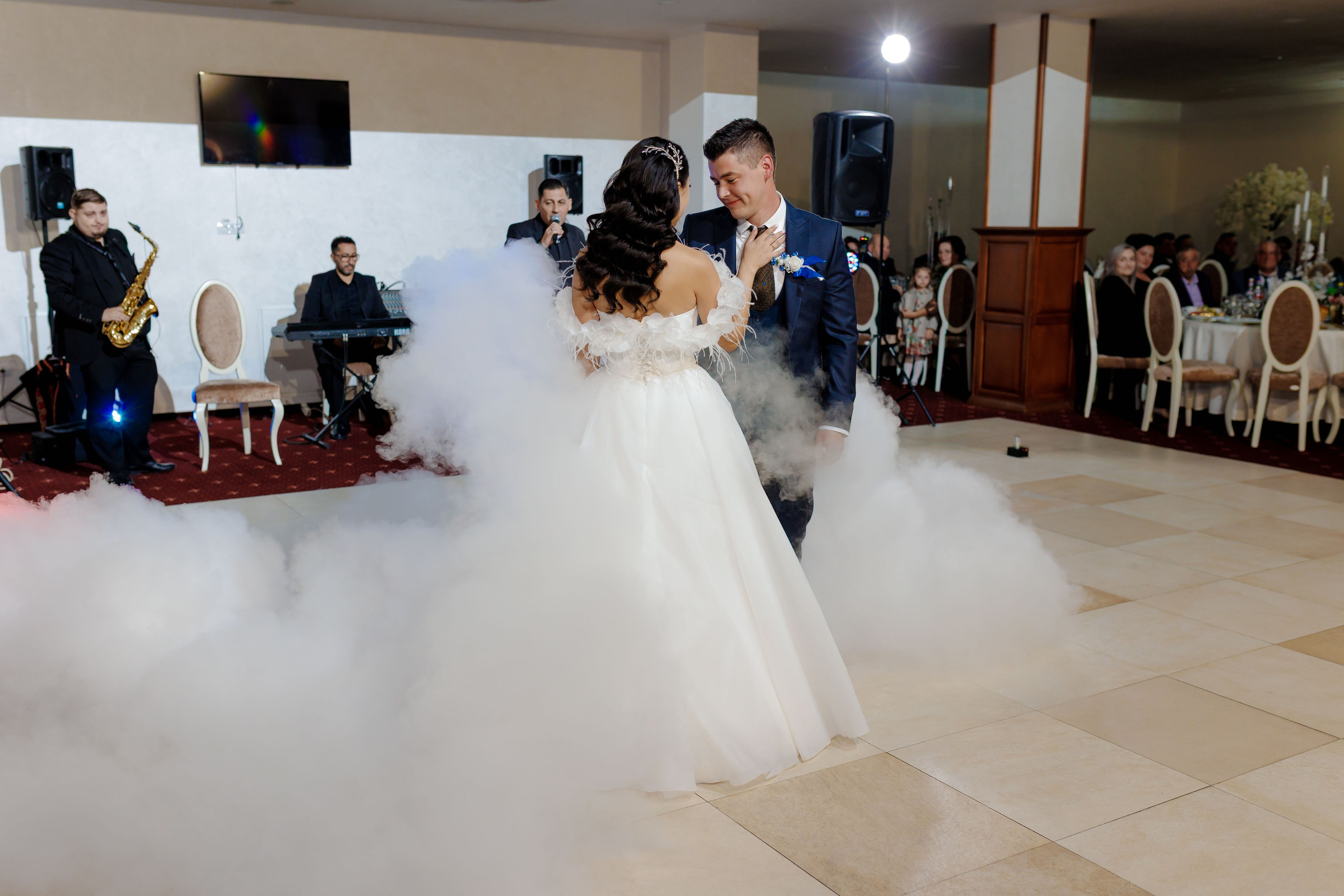 Loredana & Emilian – Ziua Nunții | Videografie - fotografie Botez Suceava, Iași, Botoșani. Servicii foto-video profesionale, pentru momente de neuitat
