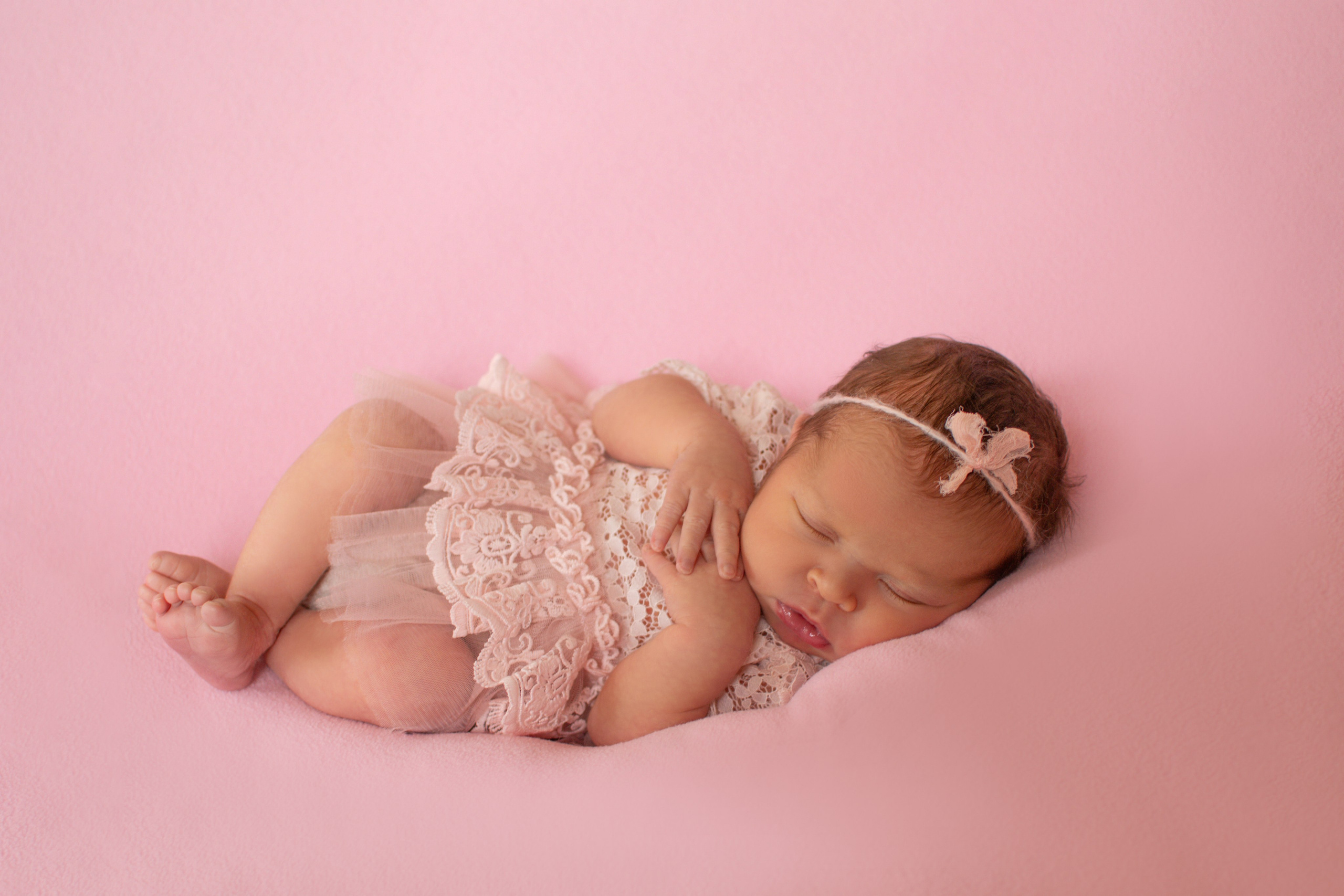 Новорожденные малыши (ньюборн newborn). Фотограф новорожденных в Темиртау и Караганде Любовь Жукова newborn