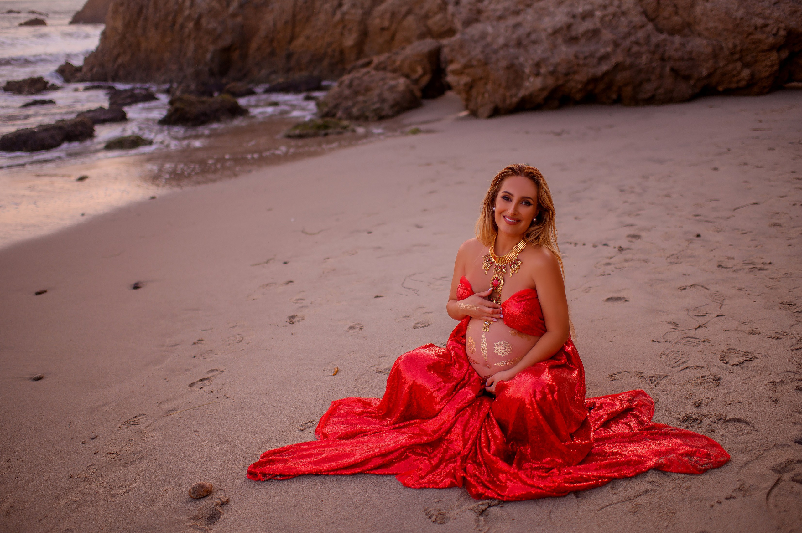 Maternity photo shoot. Pregnancy photo shoot. Wedding, maternity and family photographer in Charlotte Tasha Minn