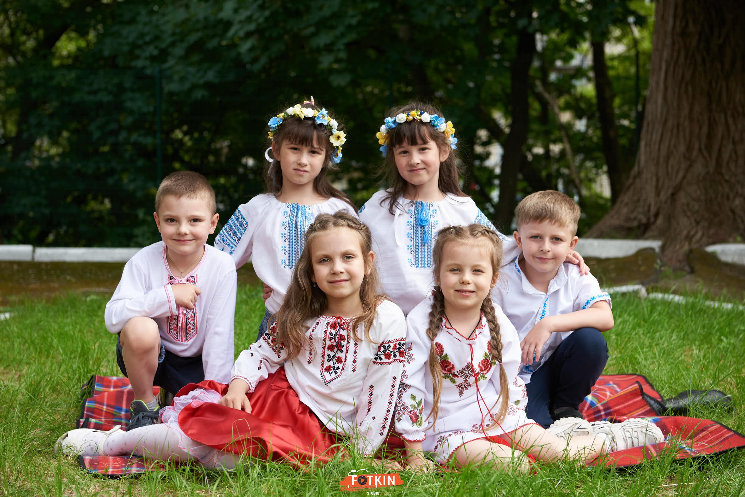Випускний альбом в дитячому садку на замовлення Київ. Випускні альбоми фотокниги Київ та Дніпро