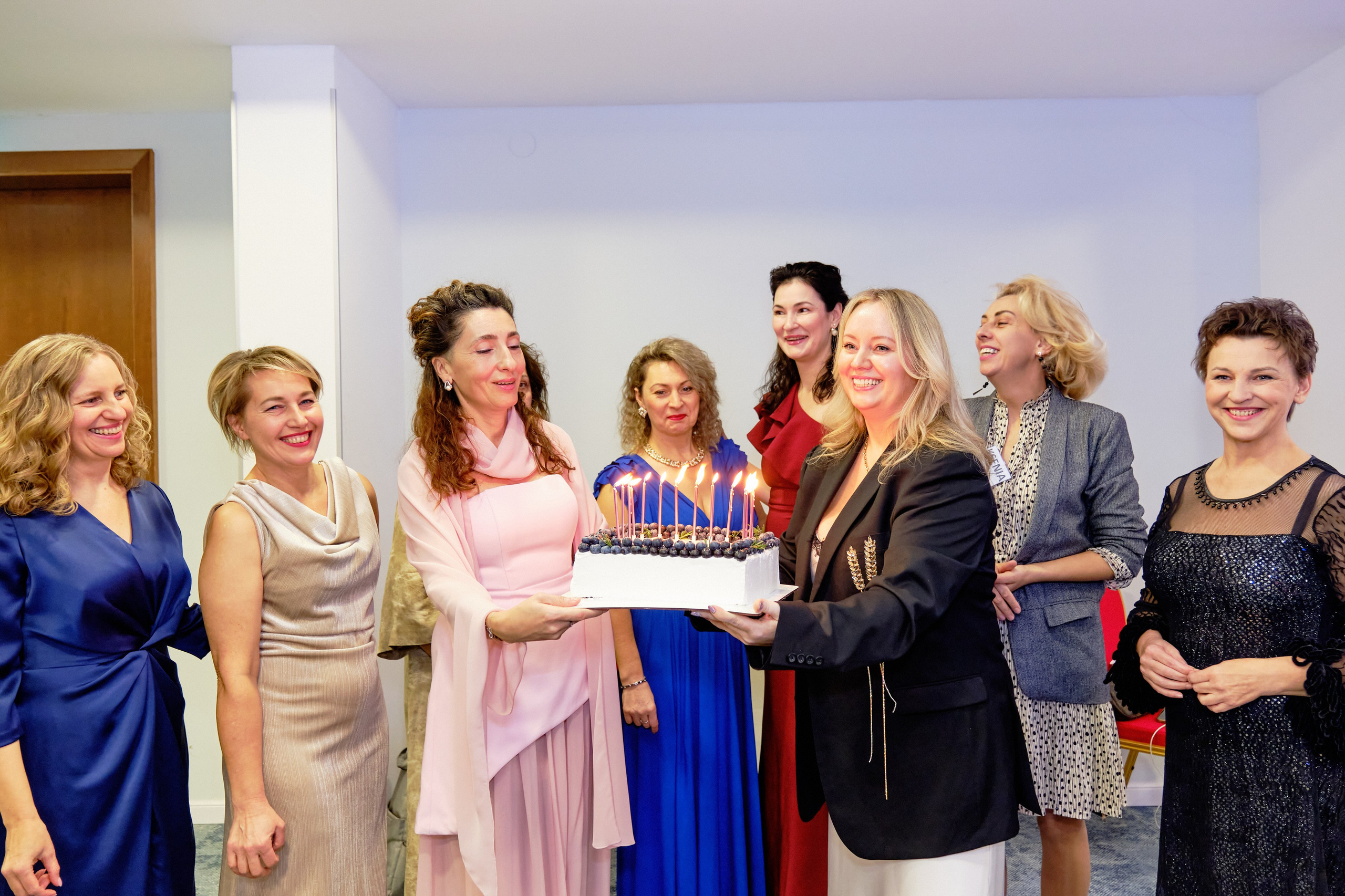 Фоторепортаж з благодійного Новорічного балу у Чорногорії. Портретний фотограф Альона Новгородцева