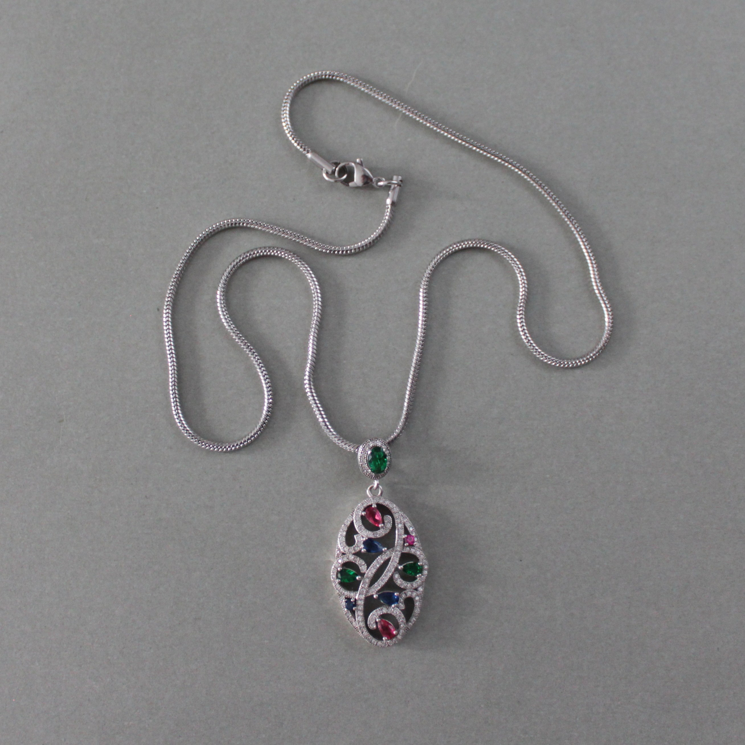 Ruby. Современнные и актикварные украшения в Барселоне, Москве и Санкт-Петербурге