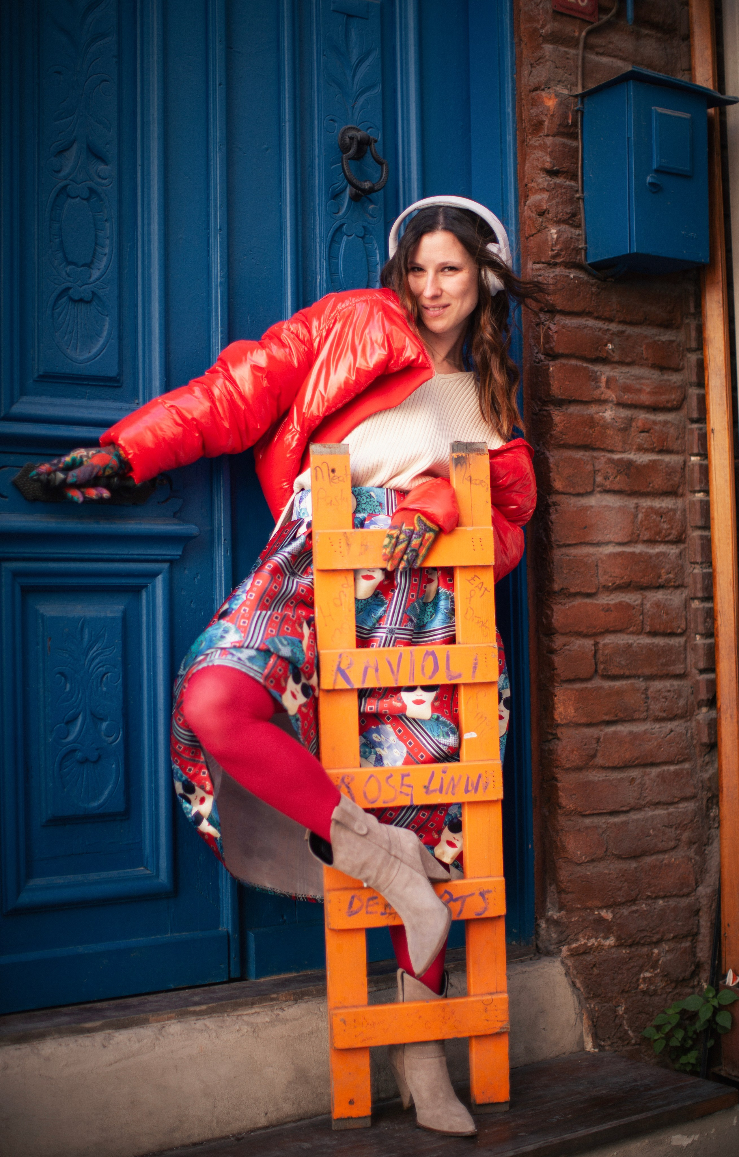 Istanbul photoshoot, Balat Istanbul, lifestyle photography, Istanbul photographer, travel photoshoot, street photography Istanbul, aesthetic photography, Istanbul vibes.