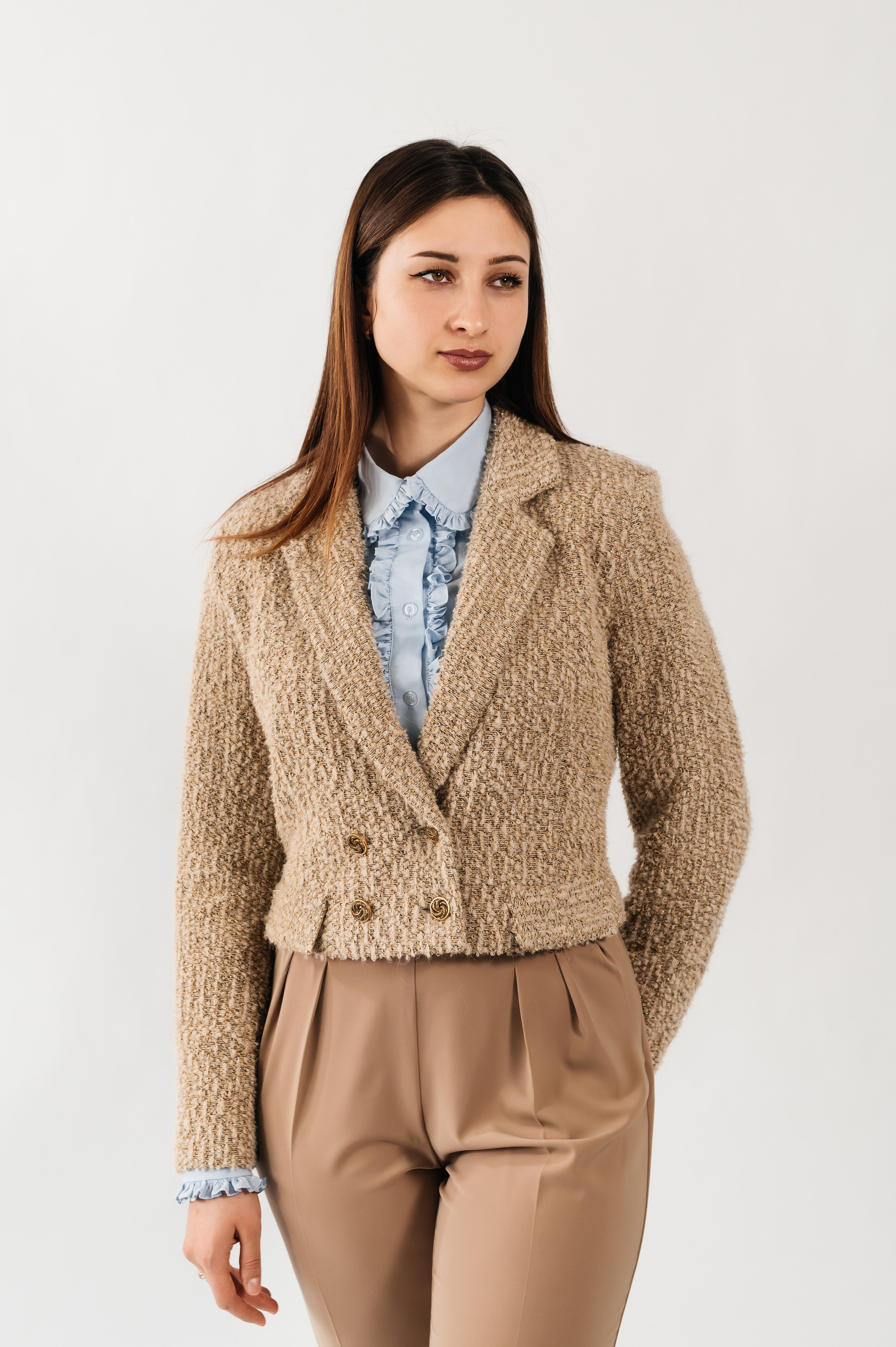 Compleu: sacou și pantaloni. Designer vestimentar: elaborarea, proiectarea și confectionare…