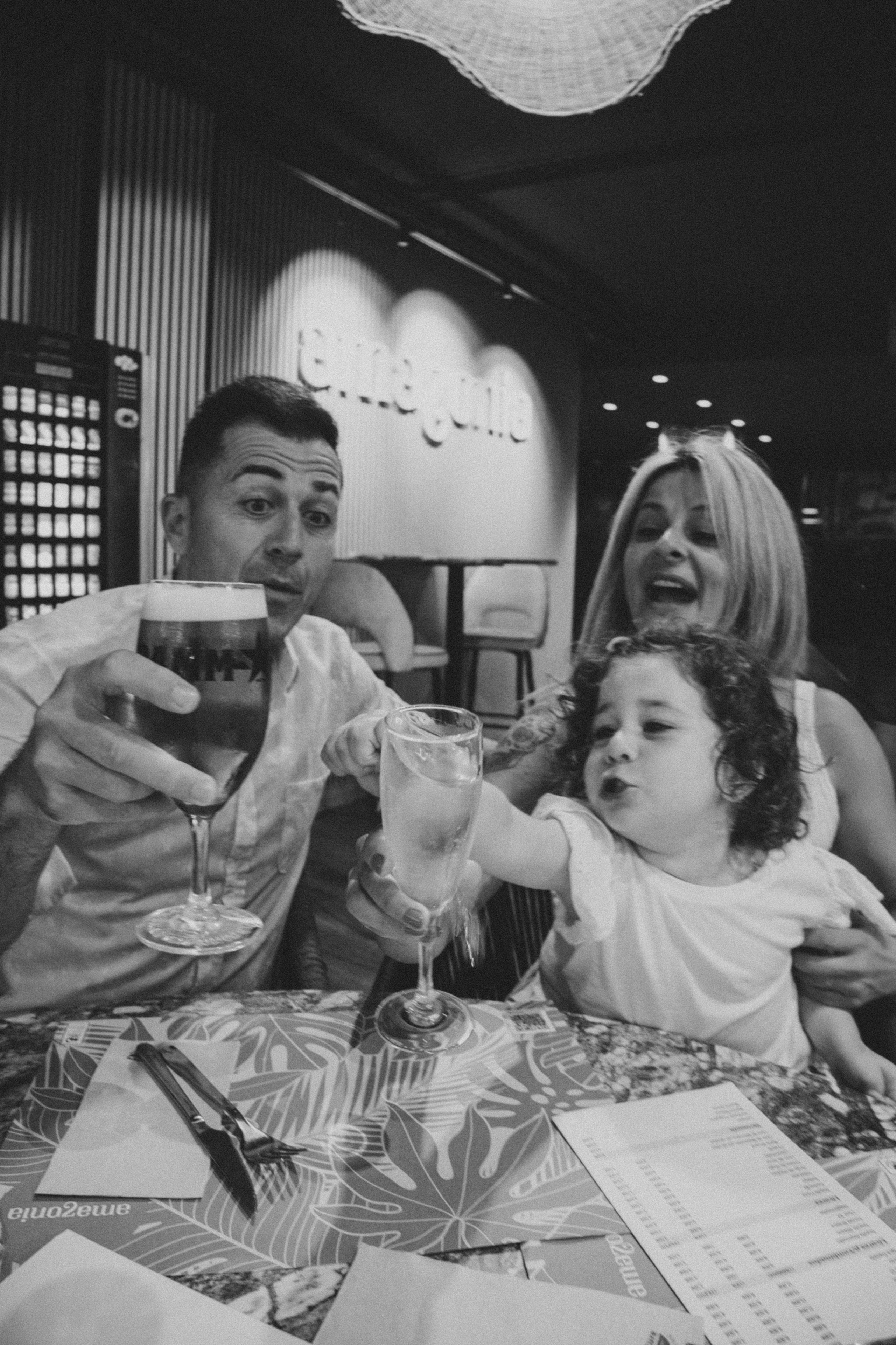 Sesión familiar en la playa. Fotografía profesional en Calafell - Elena Medvedeva