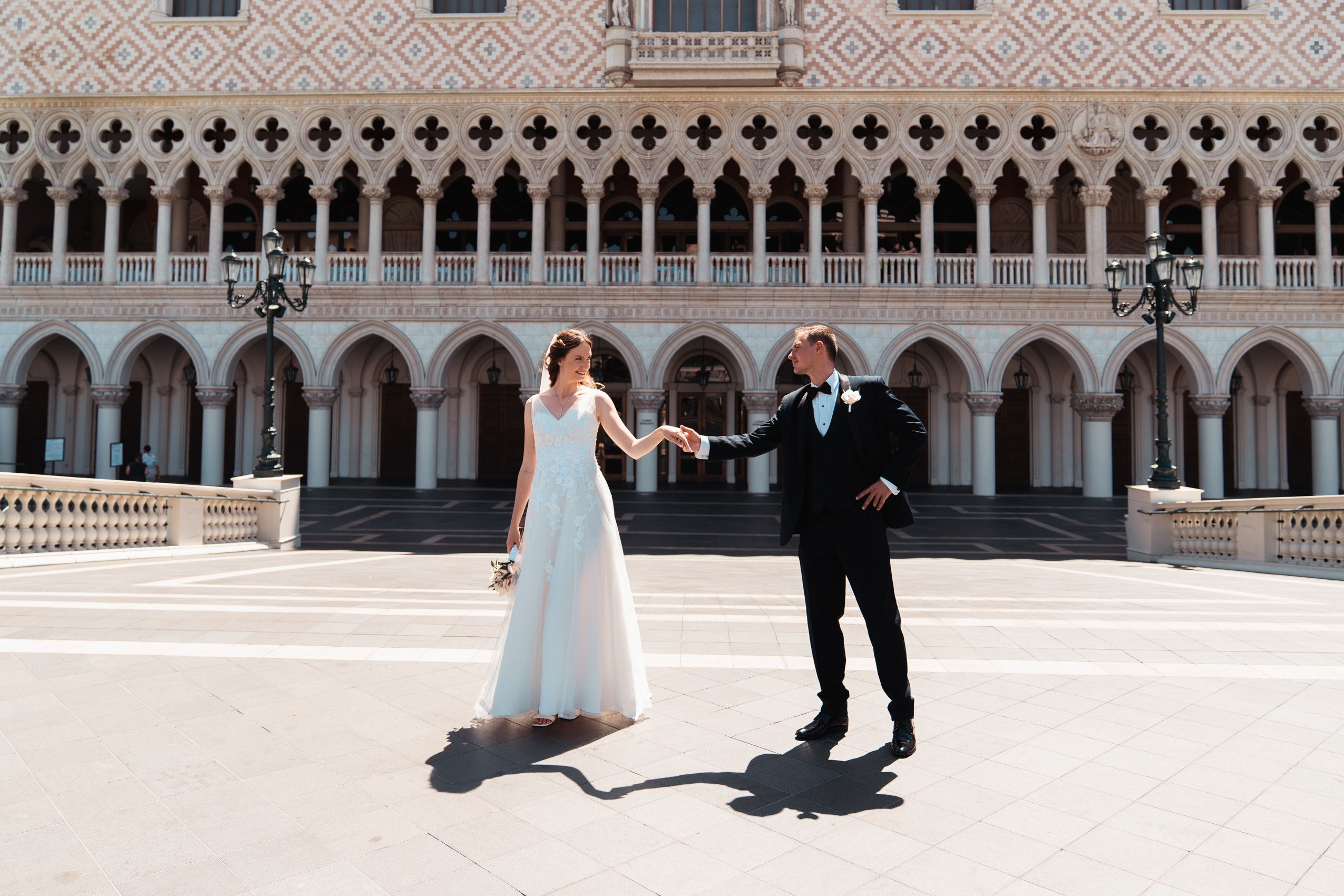 Anastasia&Luka. Wedding & elopement photographer Viktoriya Kravtsov. Las Vegas