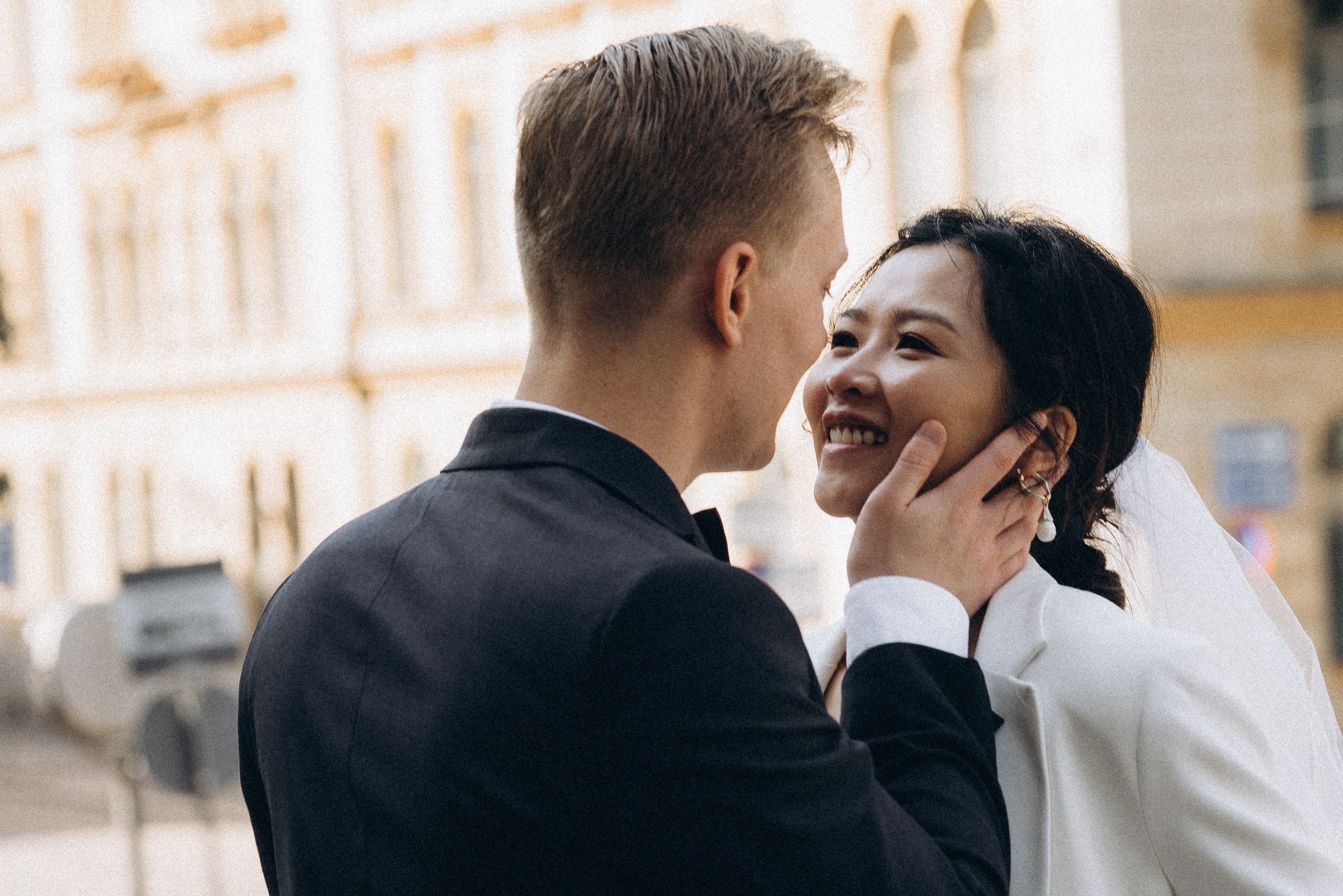 City wedding. Wedding and portrait photographer in Helsinki Vickan O