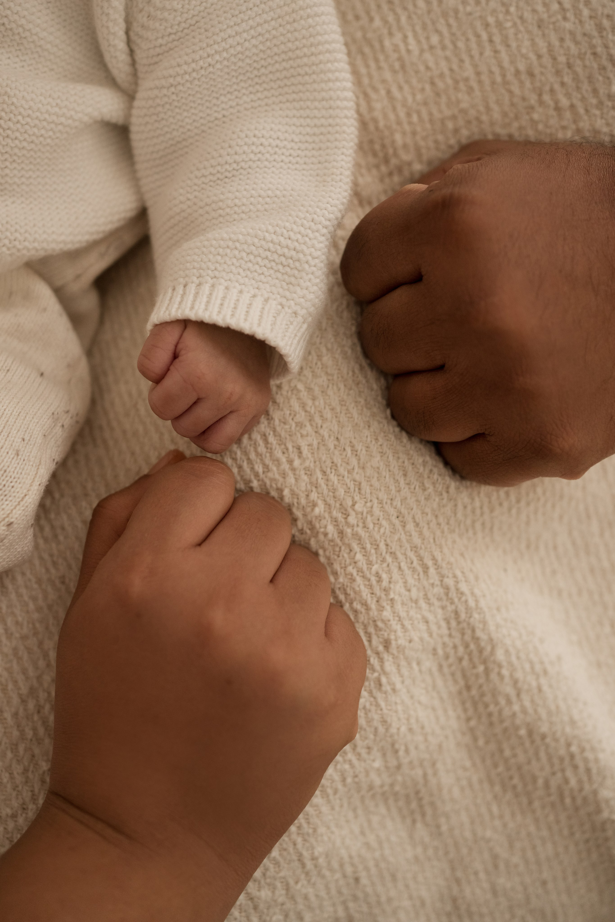 First moments of love. Angela Iakovleva — Family Photographer in Dubai
