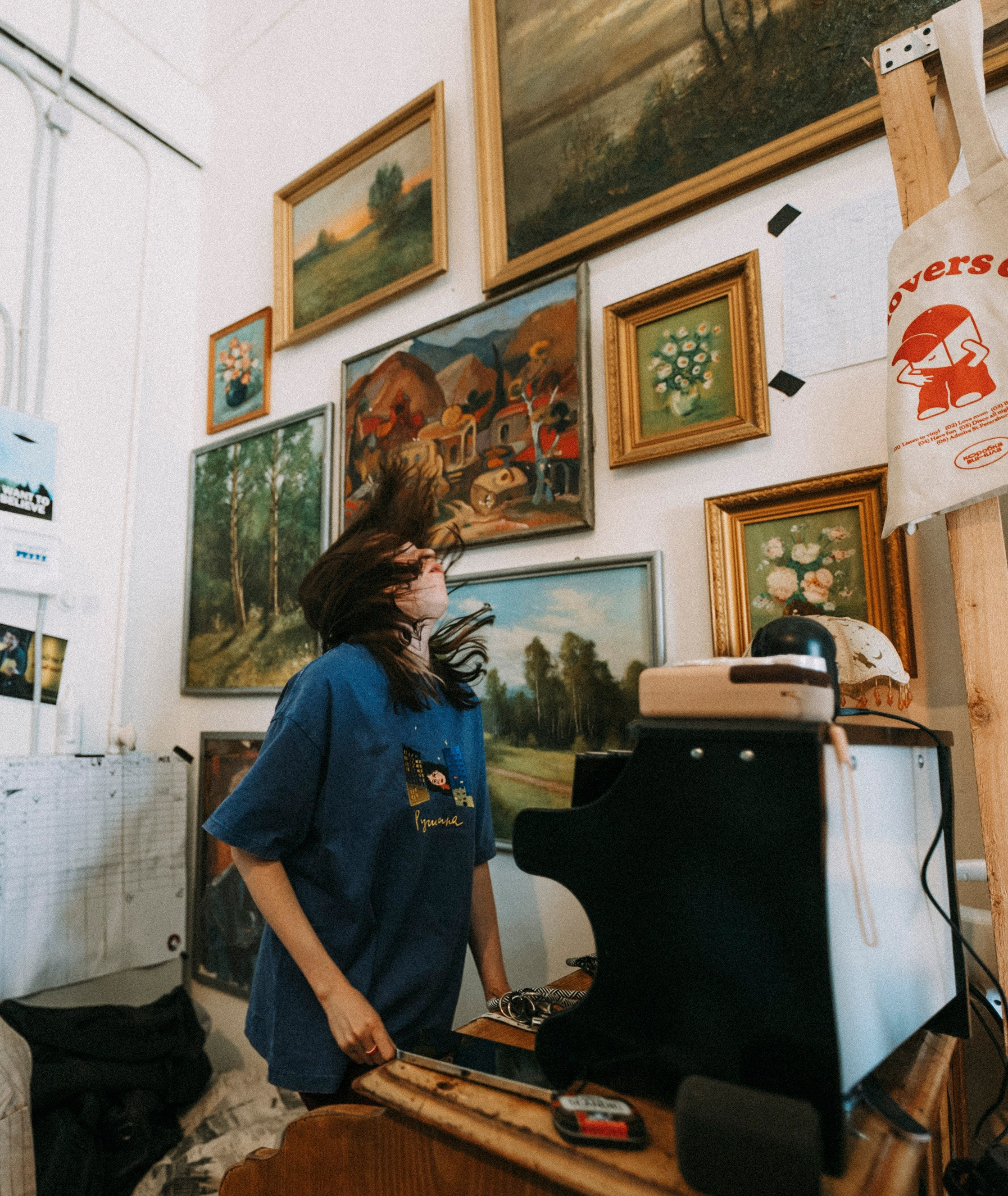 2025. Стрит-фотография, полная абсурда, идиотизма и красоты