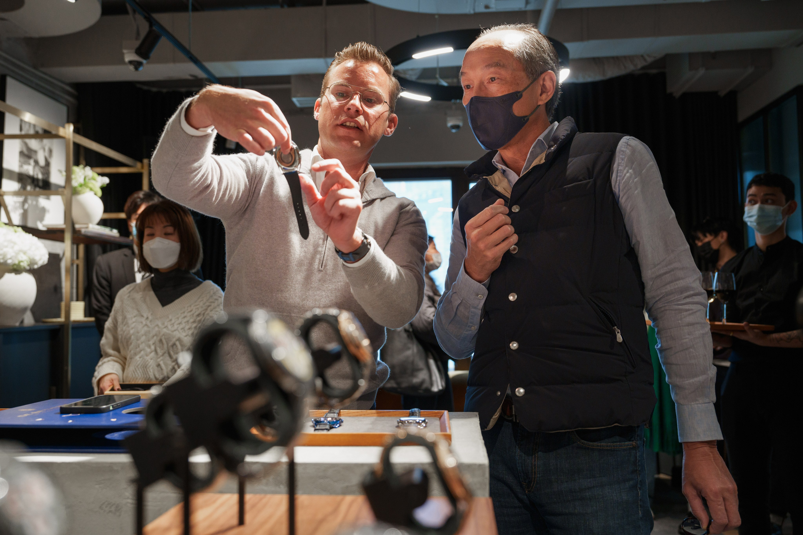 WATCHBOX. ФОТОГРАФ В ГОНКОНГЕ (СВАДЬБЫ, FASHION, СЕМЕЙНЫЕ, МЕРОПРИЯТИЯ, ФОТОПРОГУЛКИ)