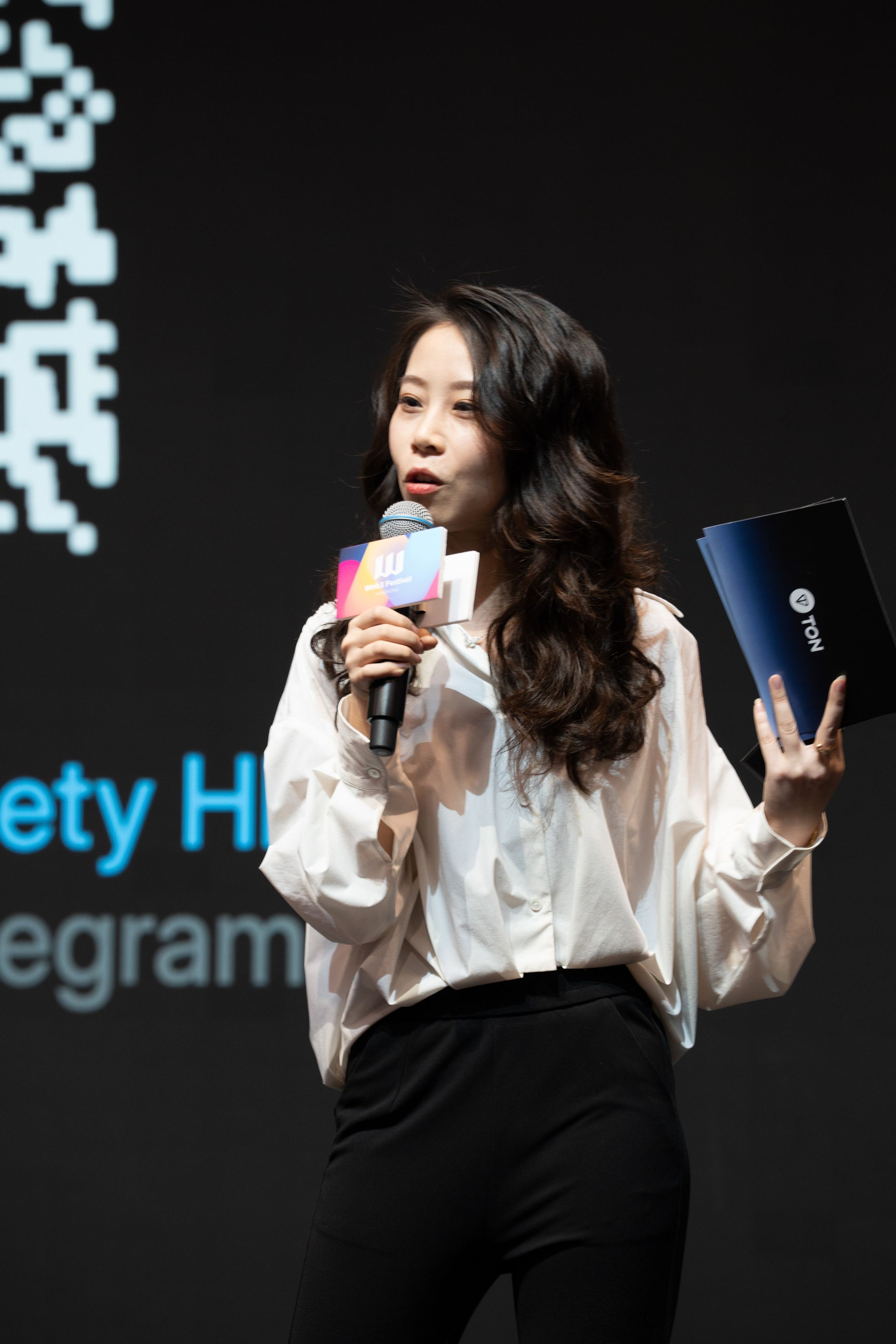 TON. PHOTOGRAPHER IN HONG KONG (WEDDING, FASHION, FAMILY, EVENTS)