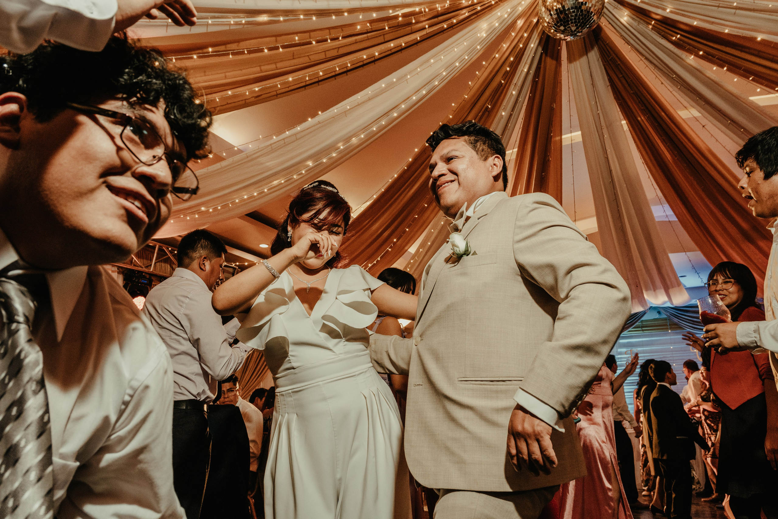 VANESSA + FRANKLIN BODA RELIGIOSA. Studio KVTA | Fotografía y Video de Bodas en Arequipa
