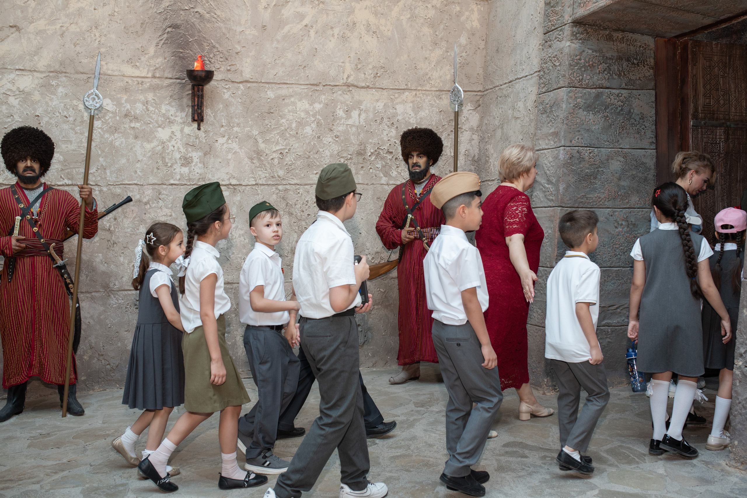 Вечный огонь 2"А» класс. Ваш фотограф в Ашхабаде Гамлет Осипов