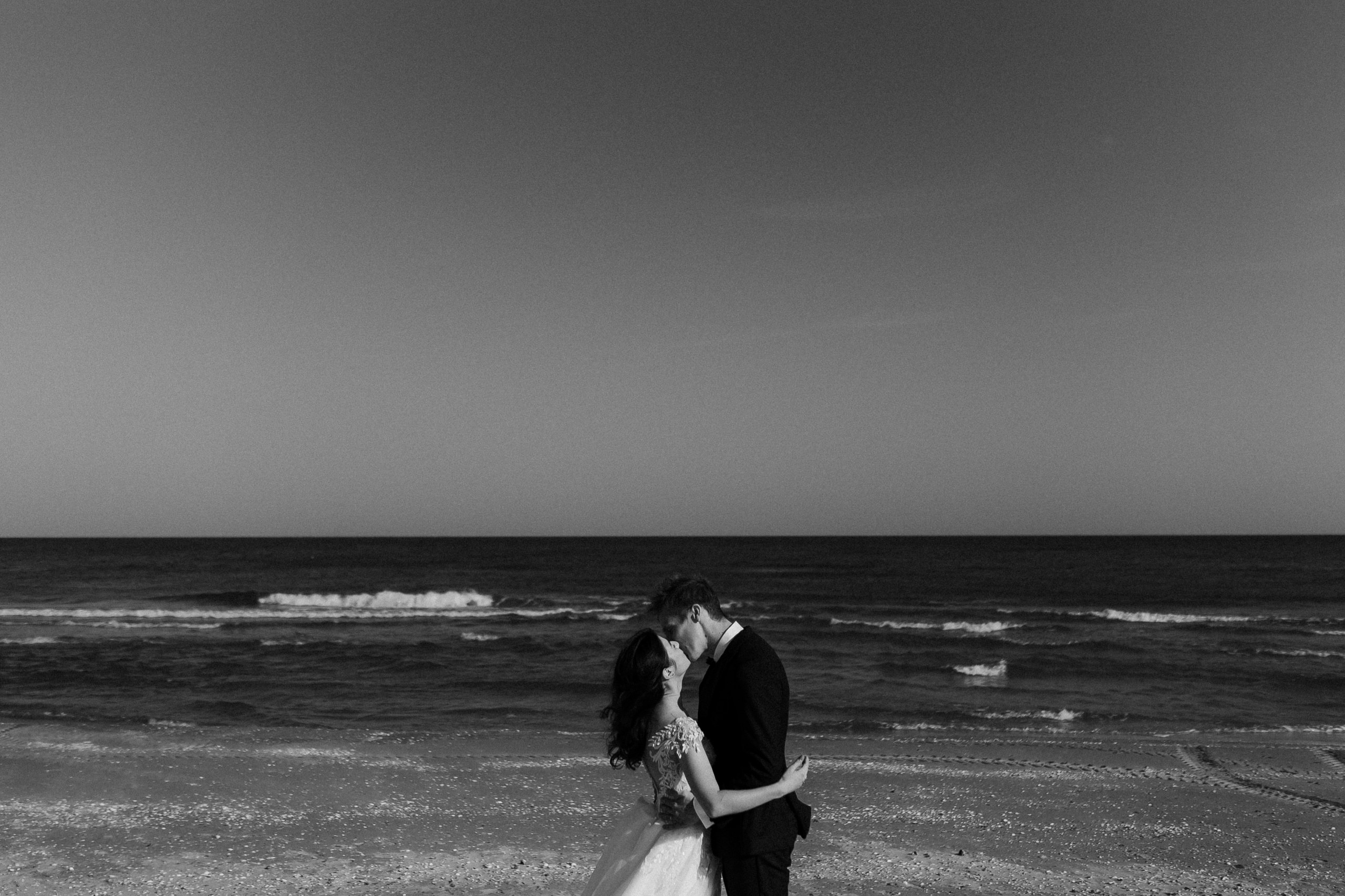 sedinta foto trash the dress plaja mare
