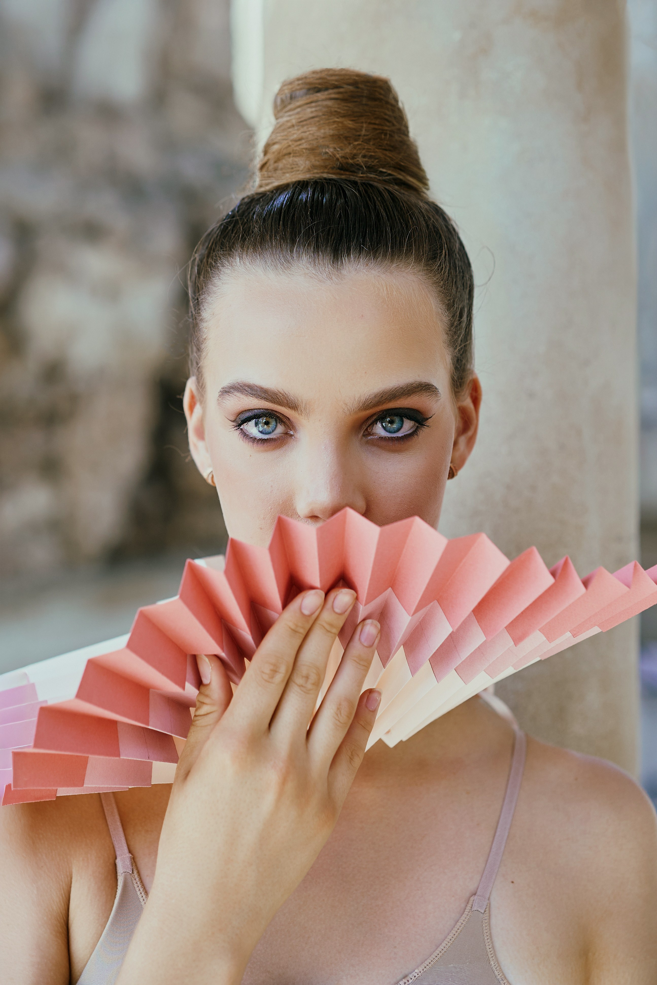 Барселона. Бумажное платье. Фотограф в Барселоне Жанна Захарченко