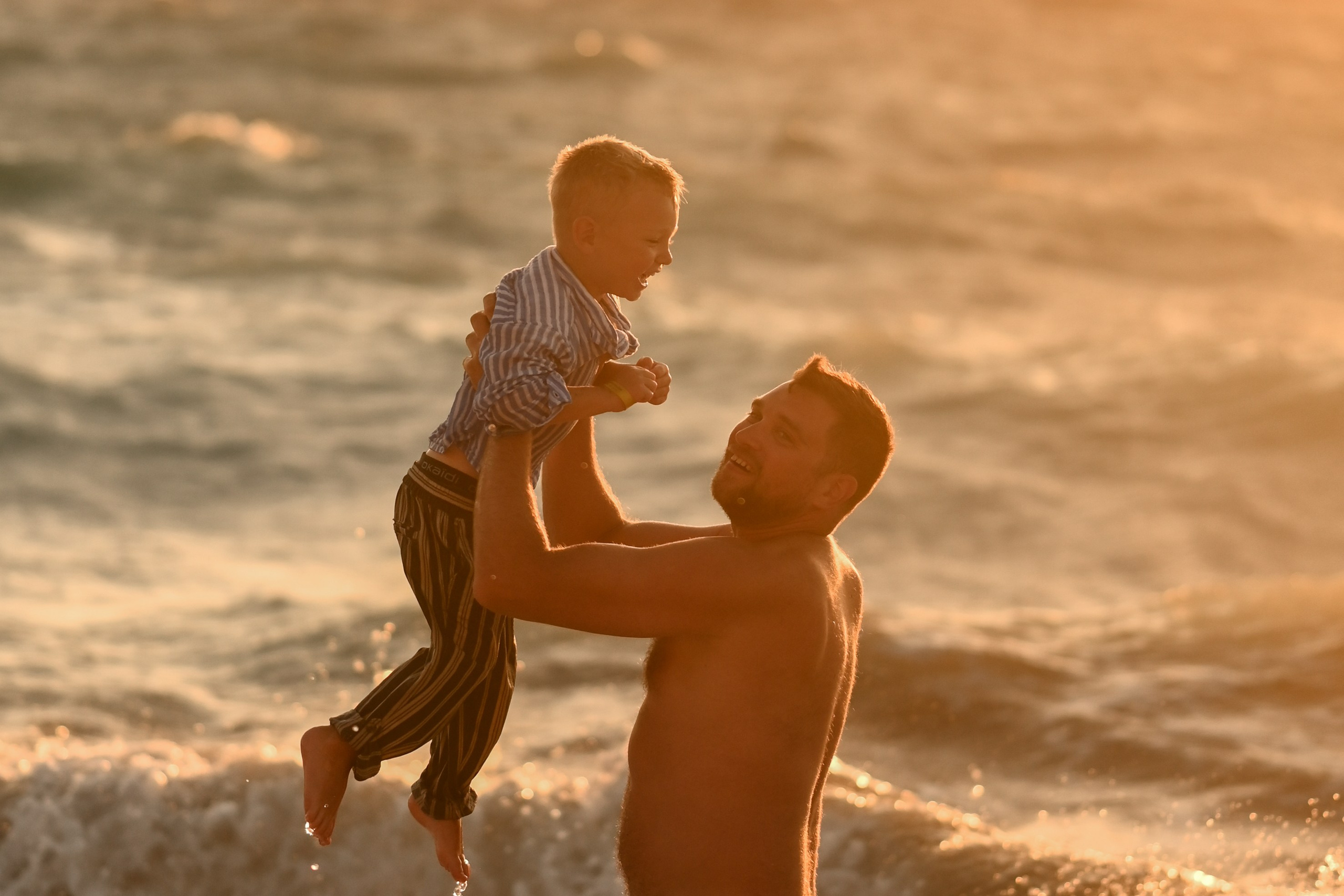 Family Photoshoot Rhodes. Φωτογράφος νεογέννητων στη Ρόδο. Φωτογράφιση εγκυμοσύνης