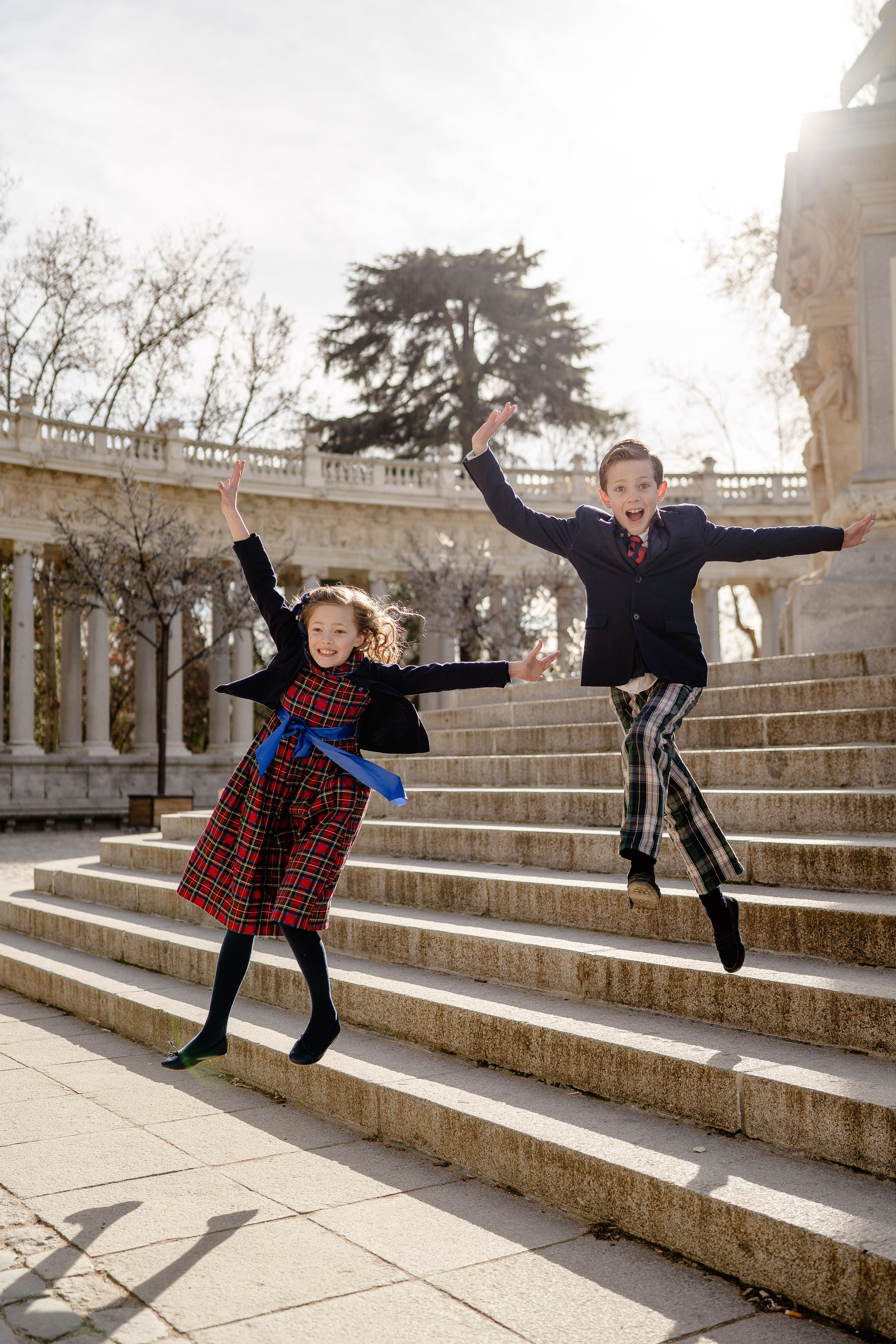 Family photoshoot in Retiro Park. Madrid Photographer for Proposals, Engagements & Families | Anya Petrova