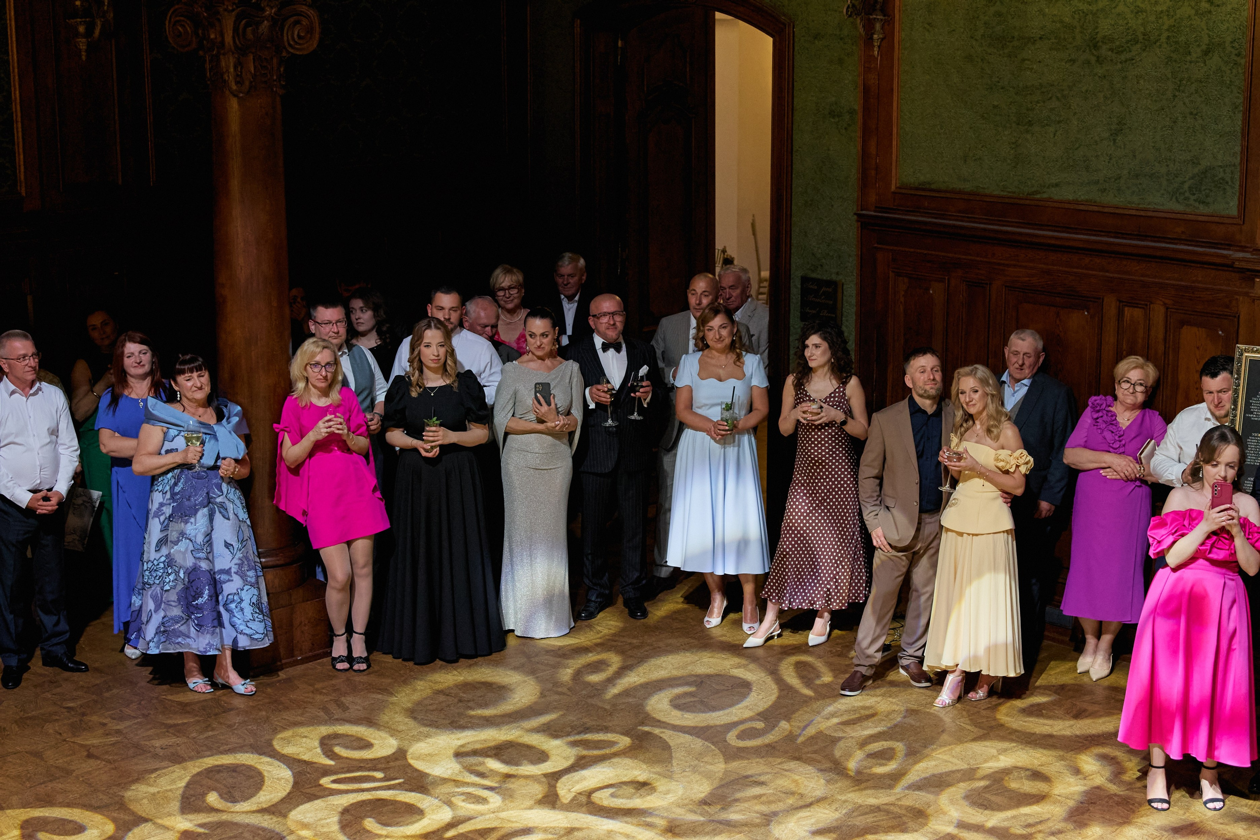Wiktoria & Kacper. Pałac Goetz. Fotograf ślubny i rodzinny w Krakowie Yana Klymova