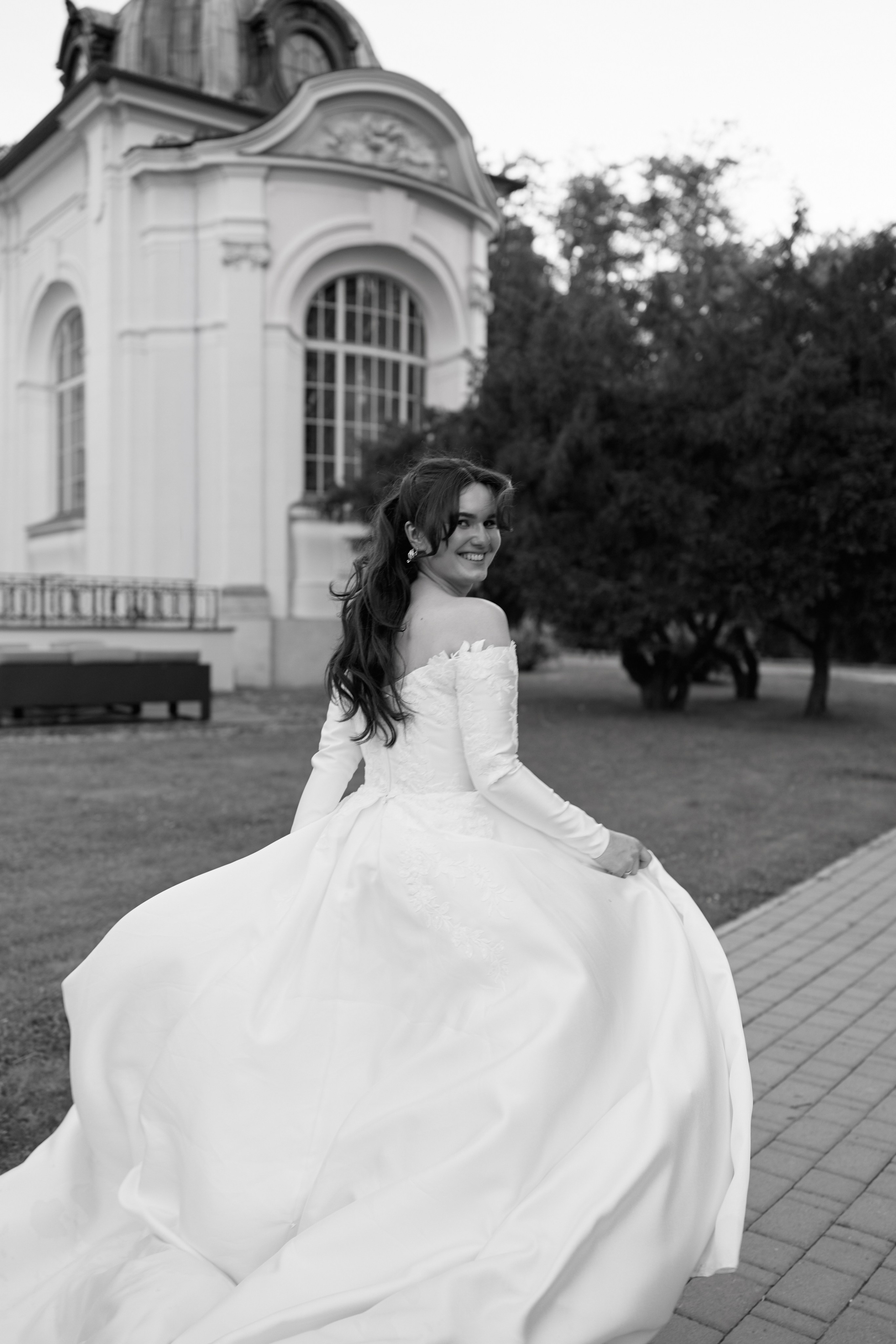 Wiktoria & Kacper. Pałac Goetz. Fotograf ślubny i rodzinny w Krakowie Yana Klymova
