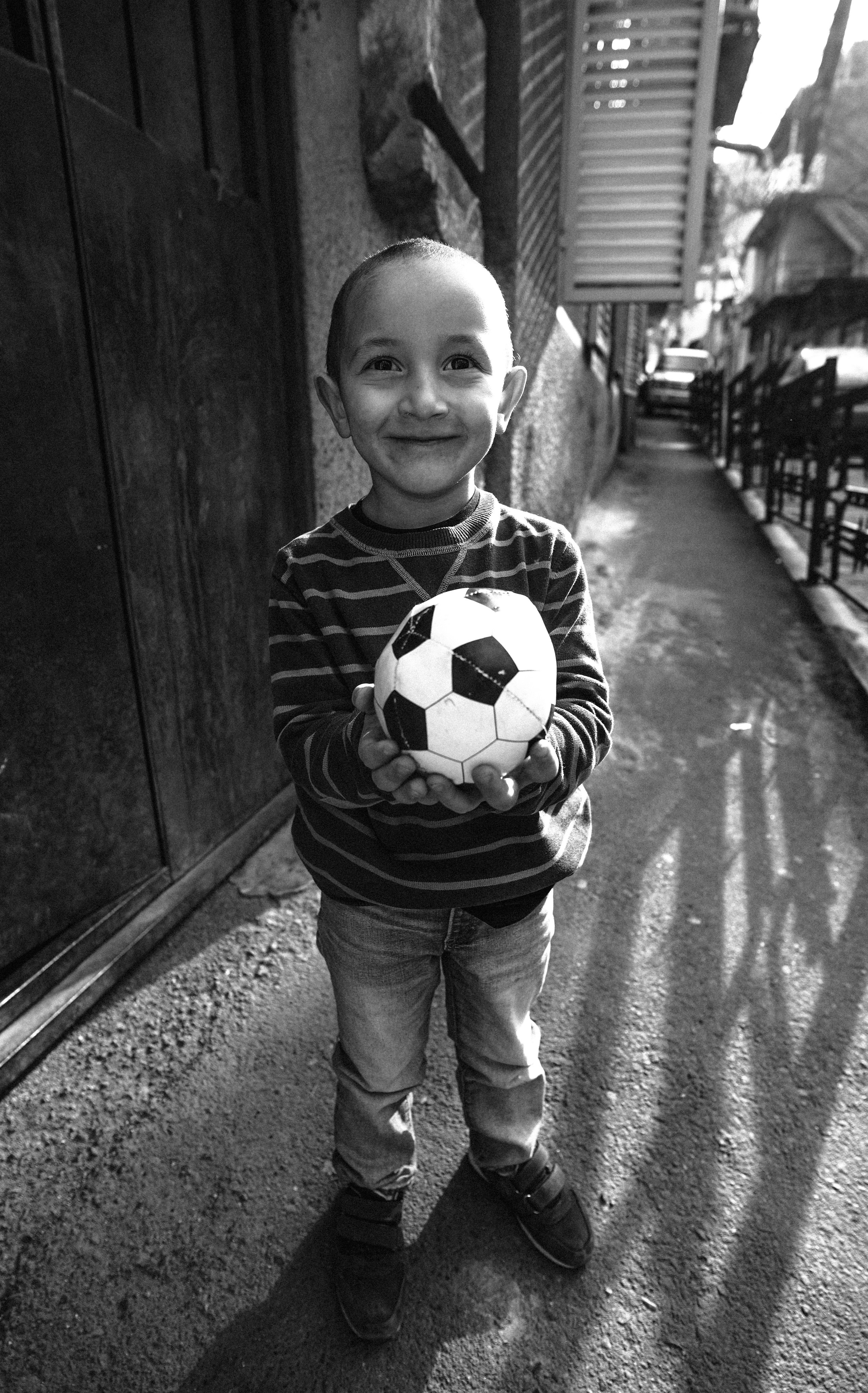 ТБИЛИСИ 2023-2024. Стрит-фотография, полная абсурда, идиотизма и красоты