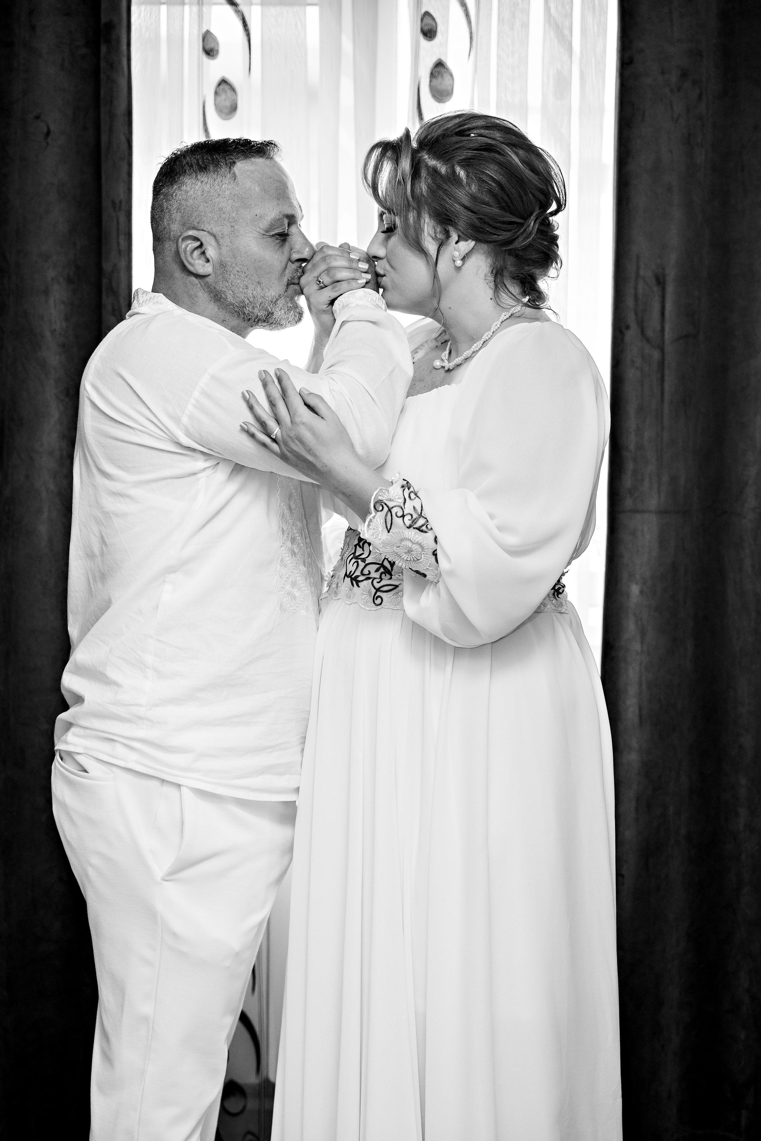 Andrei Sebastian. Moments By Gub