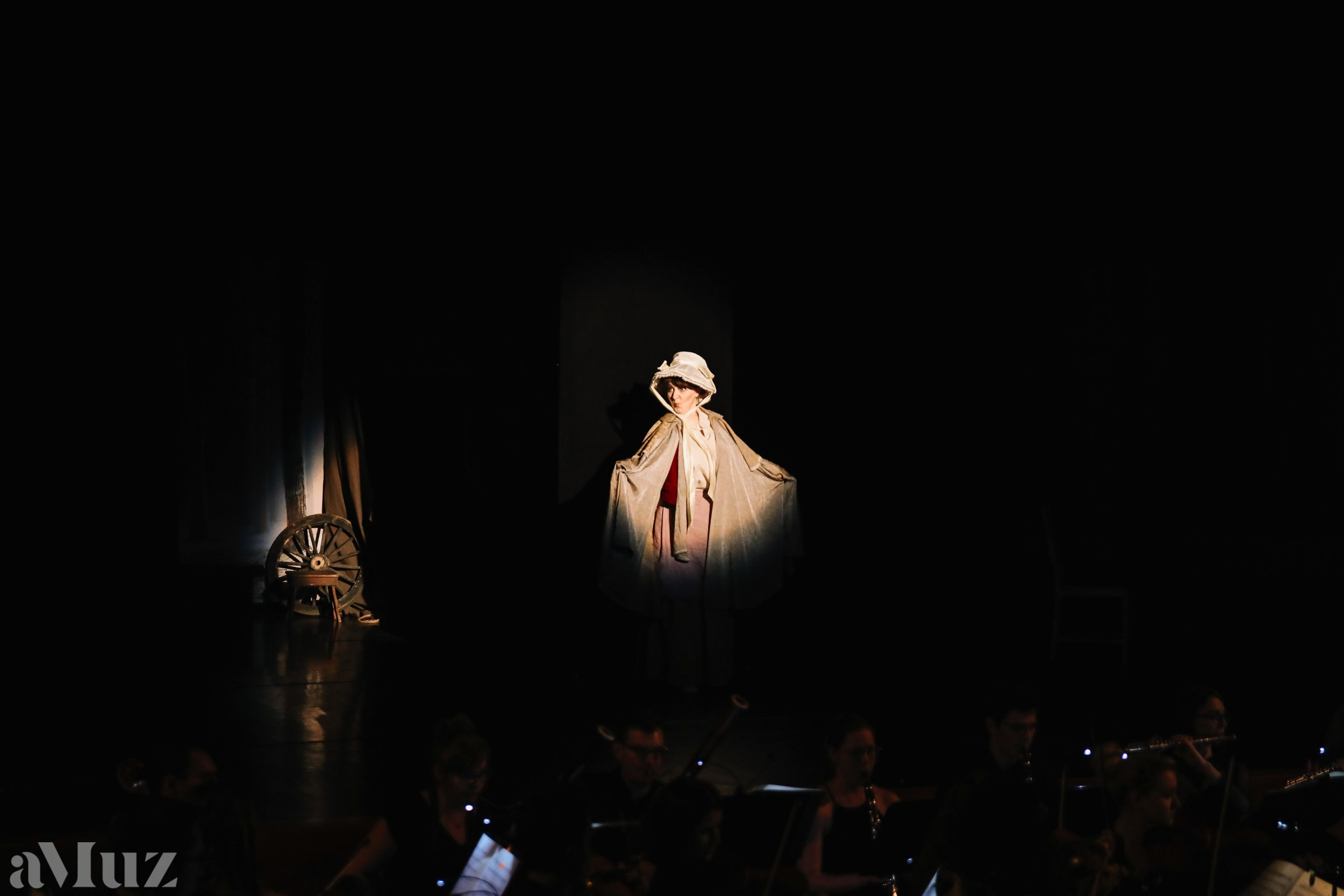 Opera Łąkowa. Fotograf Ślubny Warszawa - Sesje Biznesowe Rodzinne Eventy