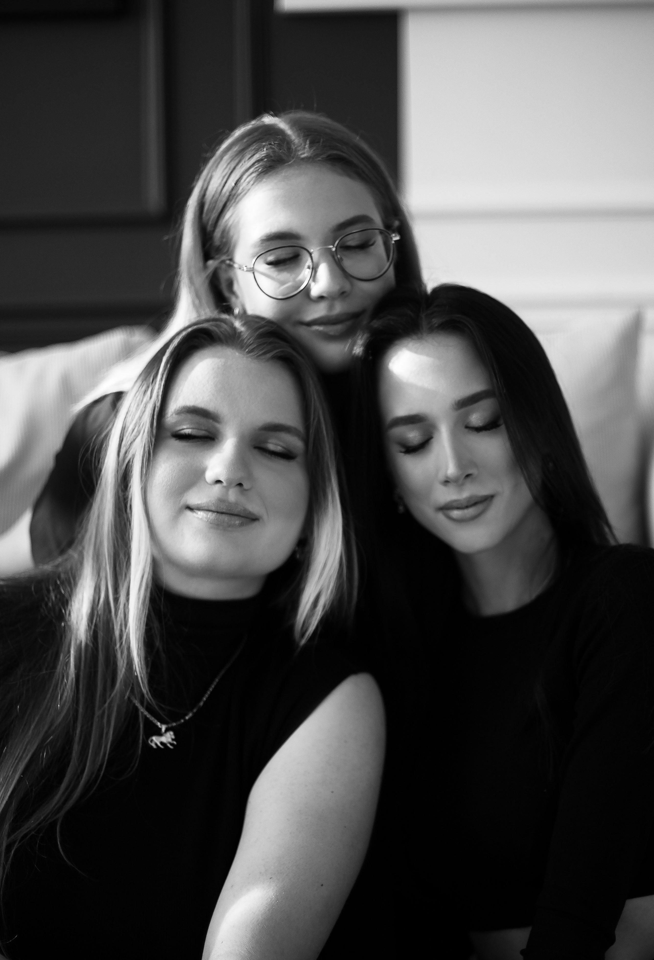 Аня, Катя и Арина. Главная