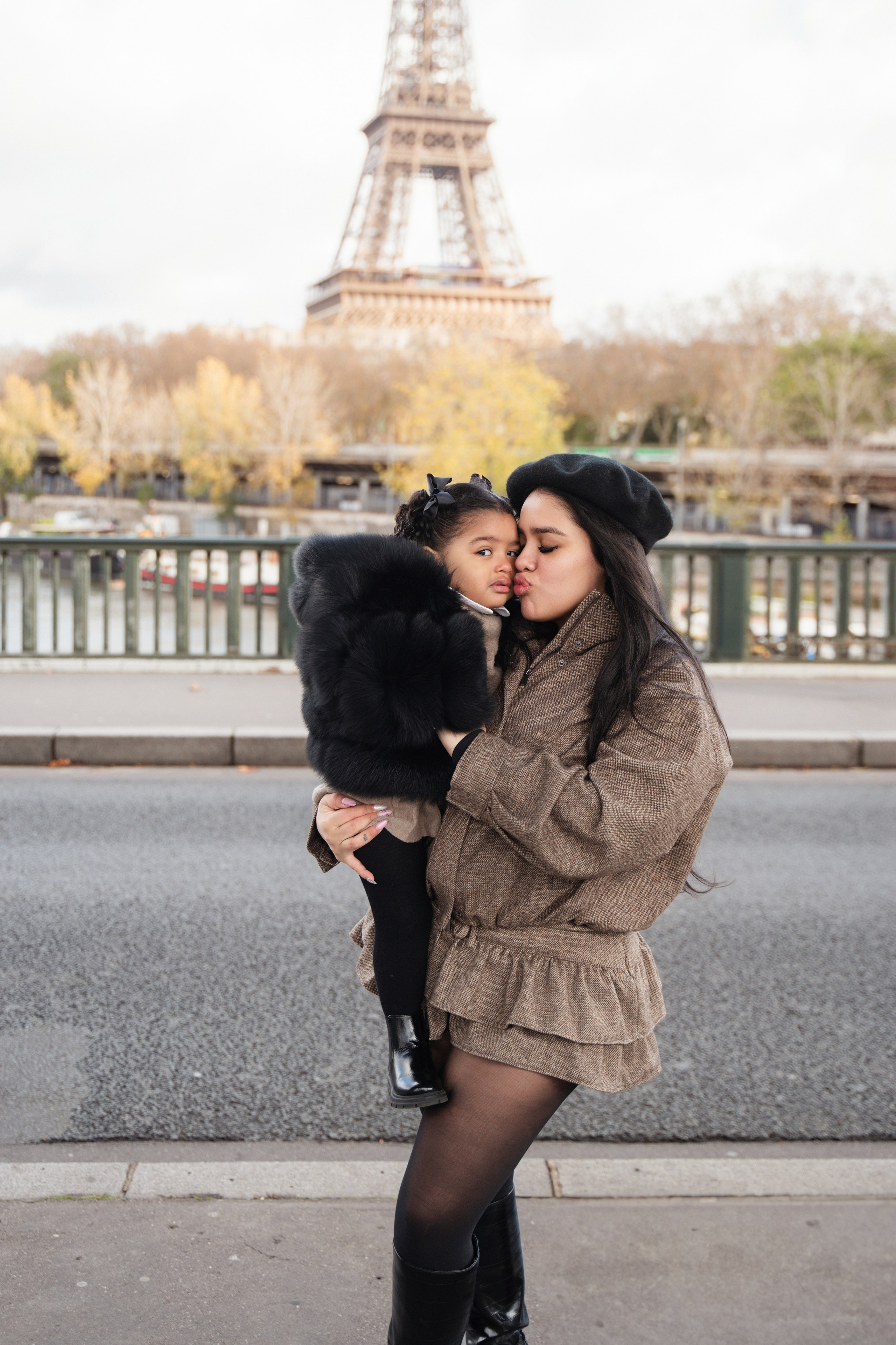 Team. Photographer in Paris Yulia Shkadina | Couples, engagement, pre-wedding, individual photo-shoots in Paris at the best locations