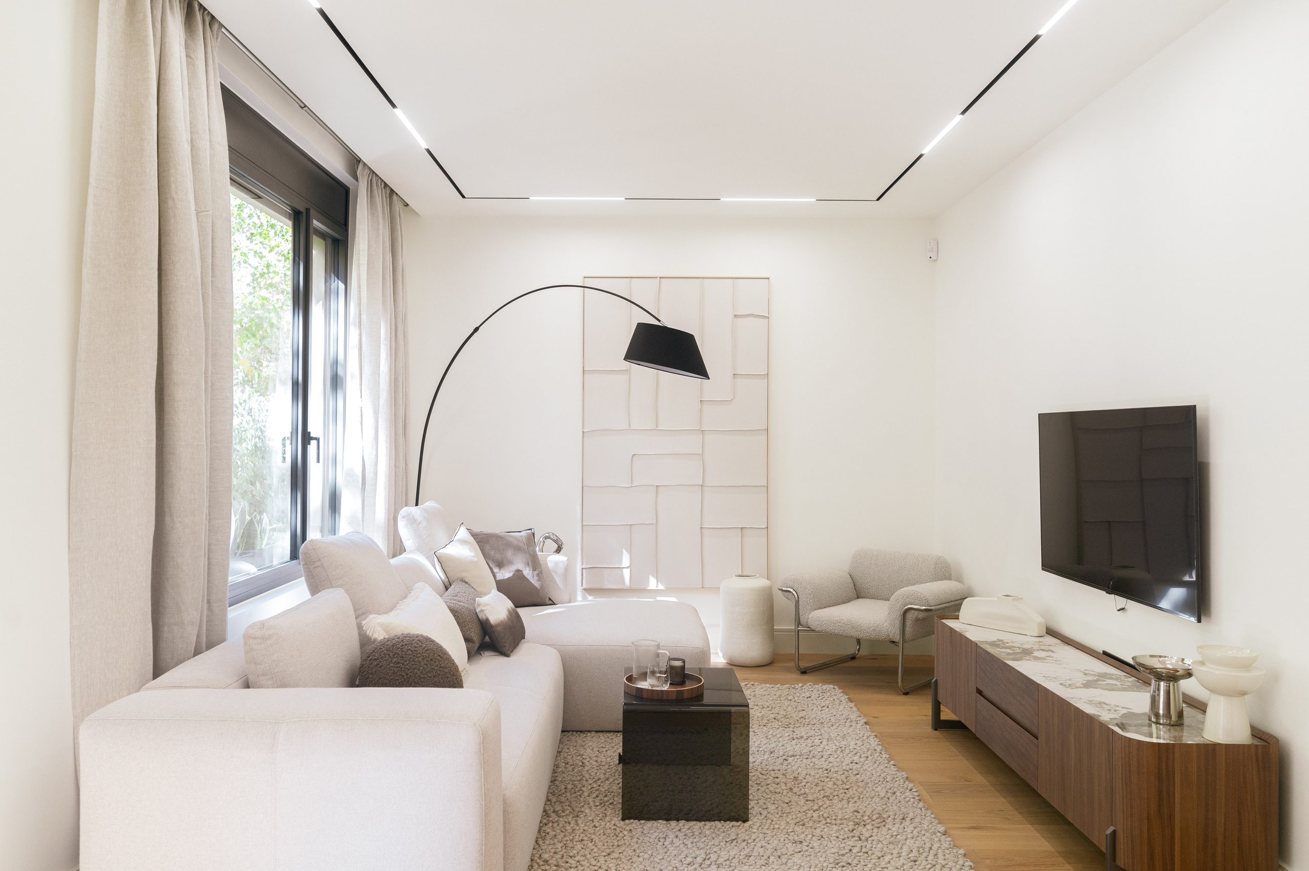 Interiores. Photographer, designer, contentmaker Ivan Batin