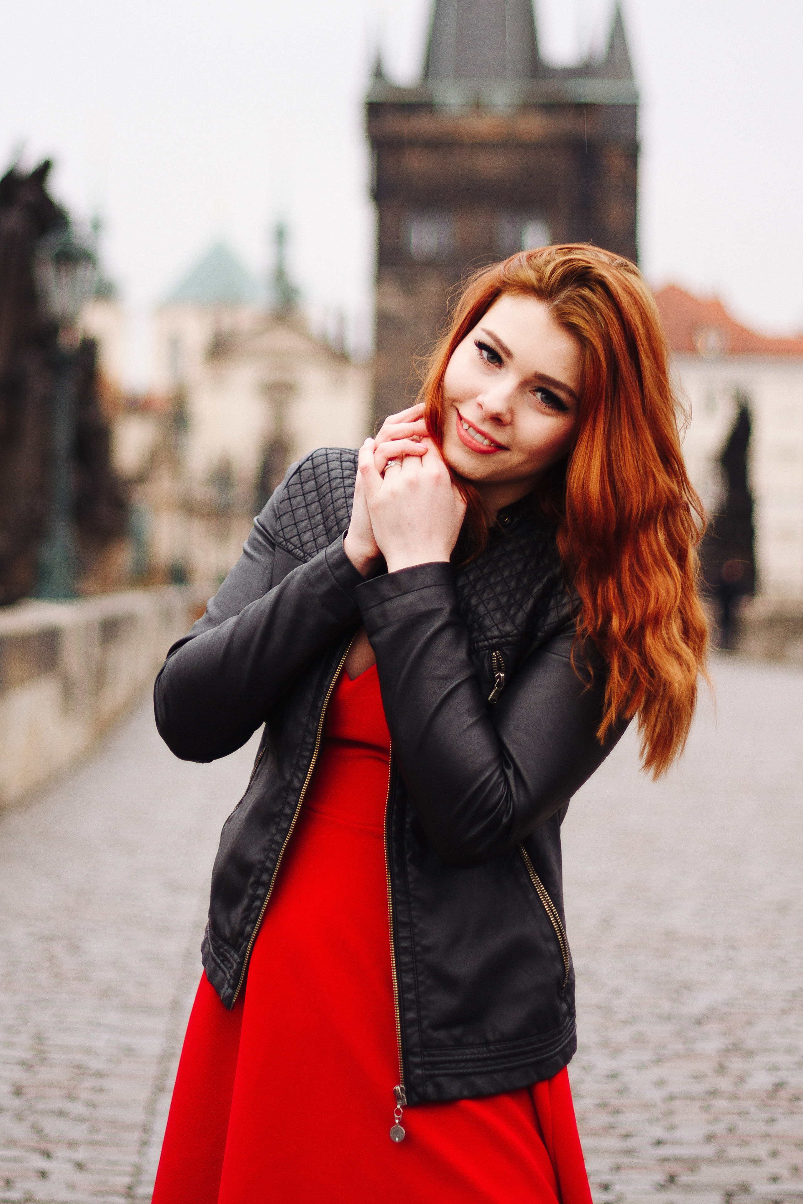 Elizabeth. Photographer in Prague for tourists