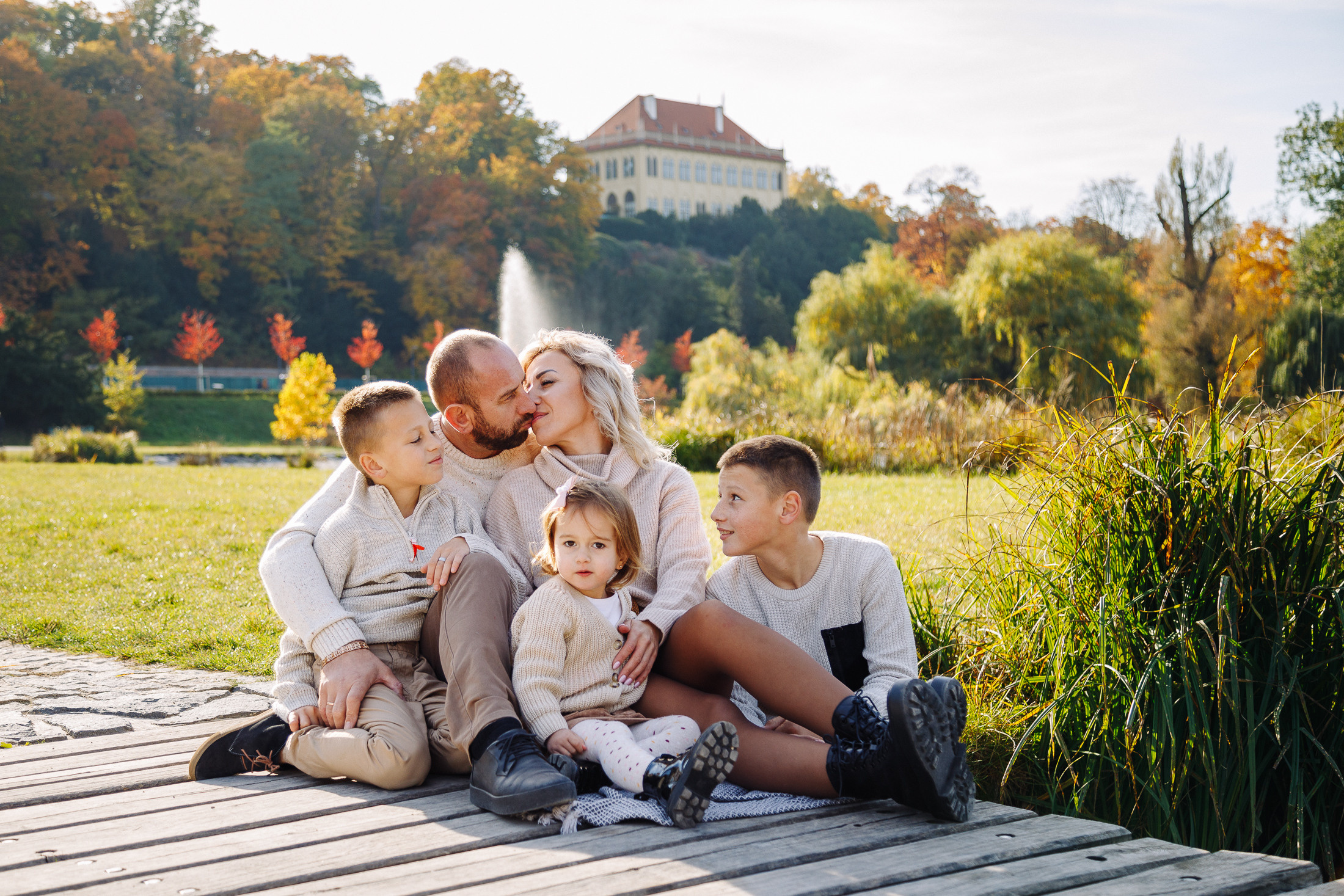 Olga, Victor & kids. Photographer in Prague for tourists